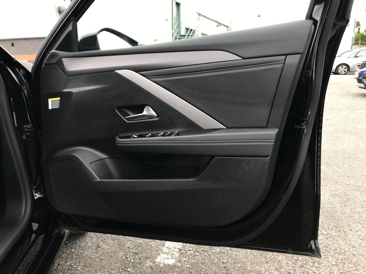 Vauxhall Astra view 16