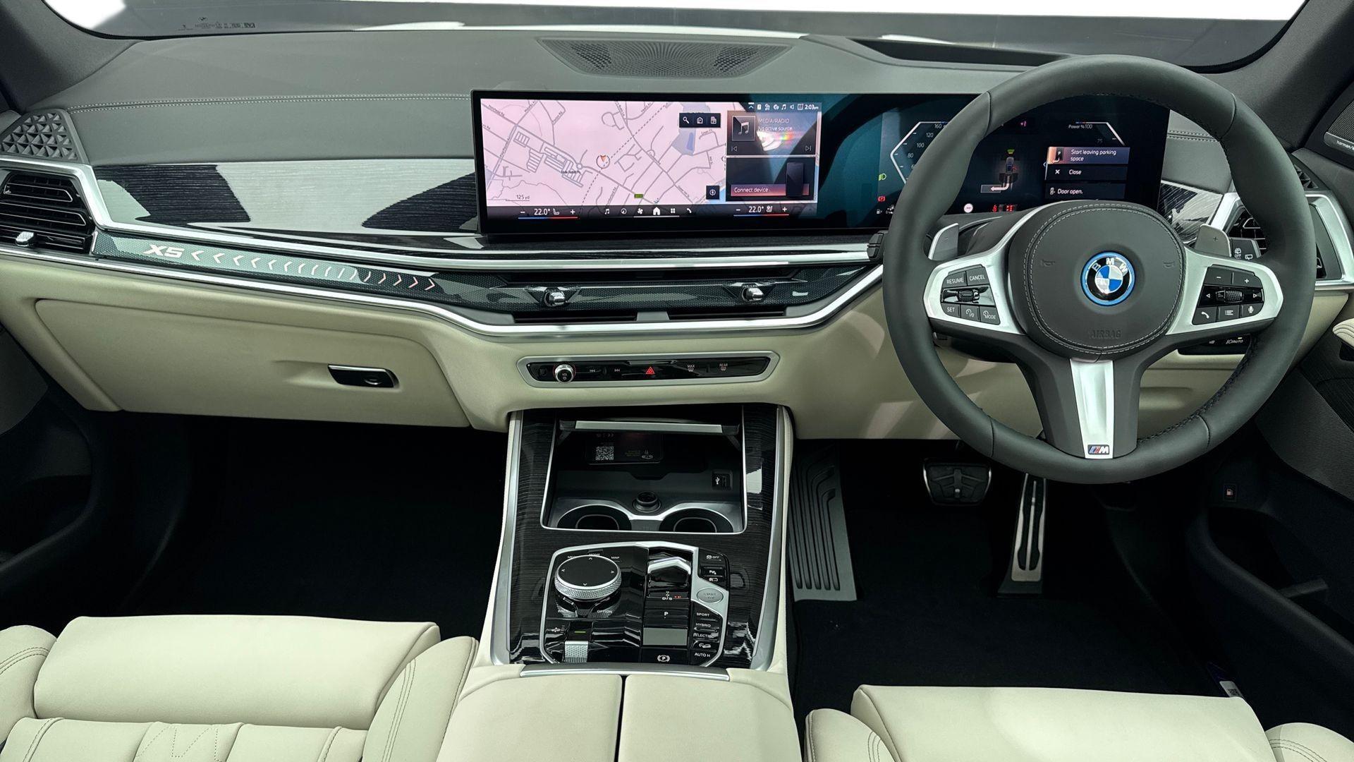 BMW X5 view 4