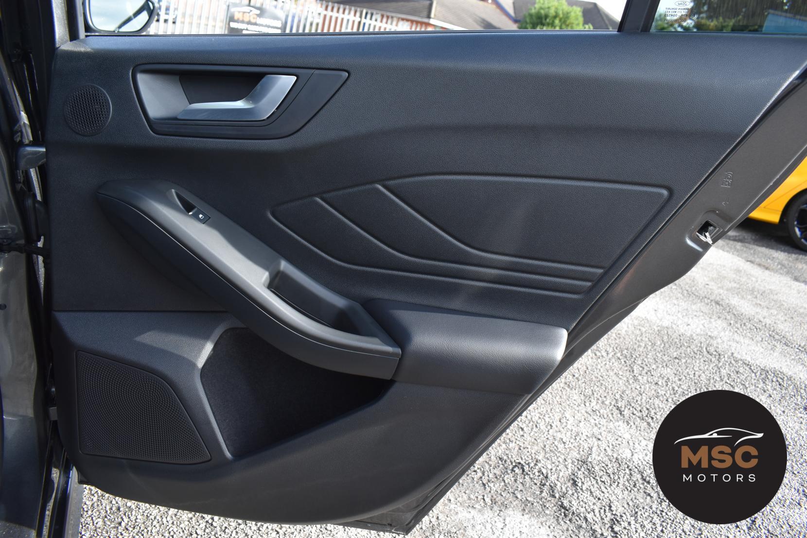 Ford Focus view 74