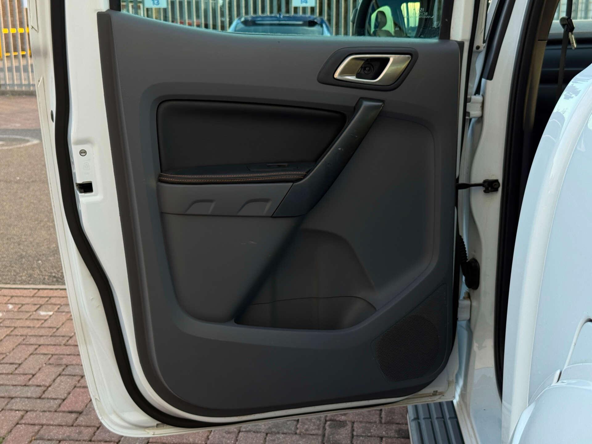 Ford Ranger view 38