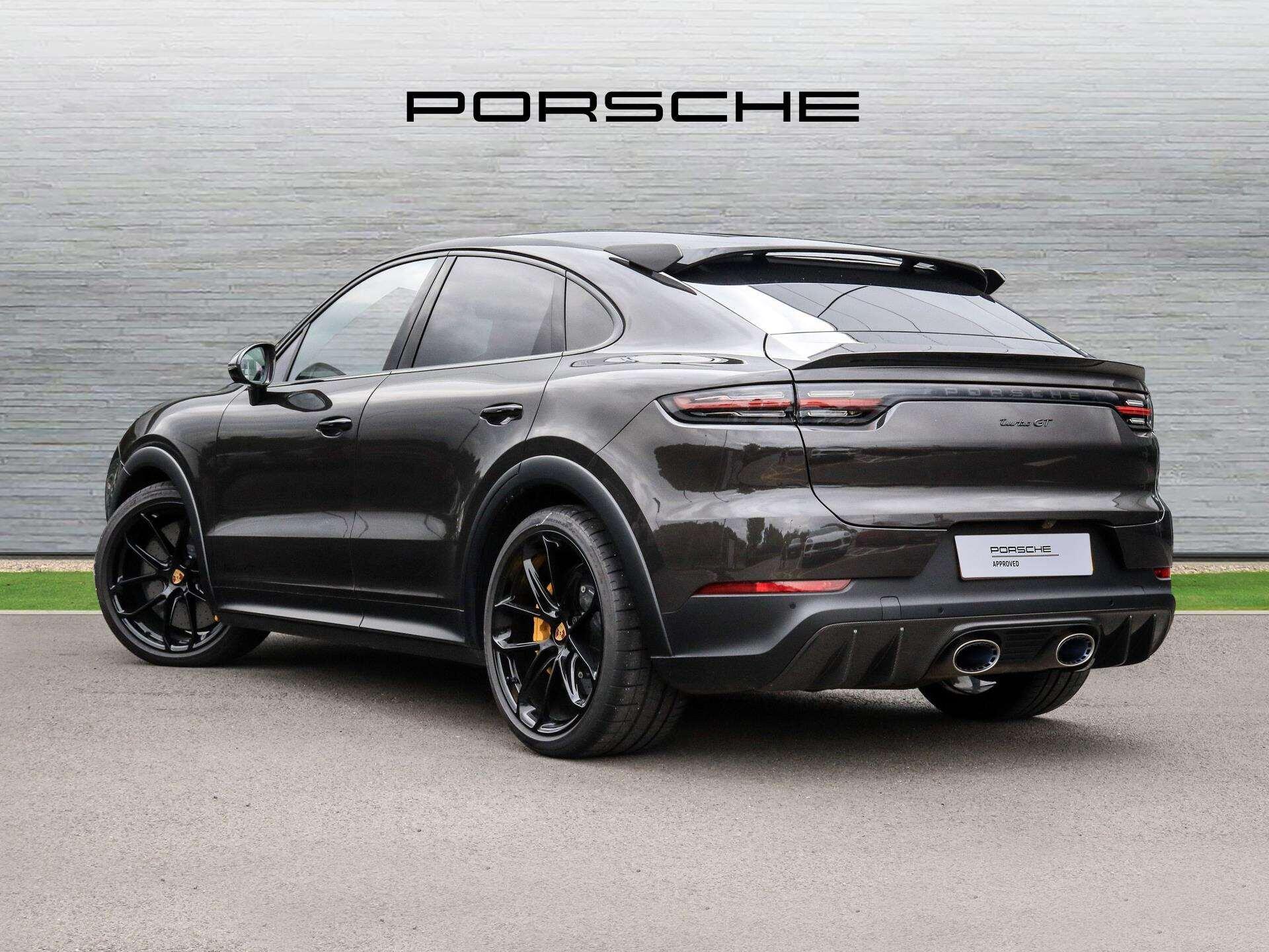 Porsche Cayenne view 4