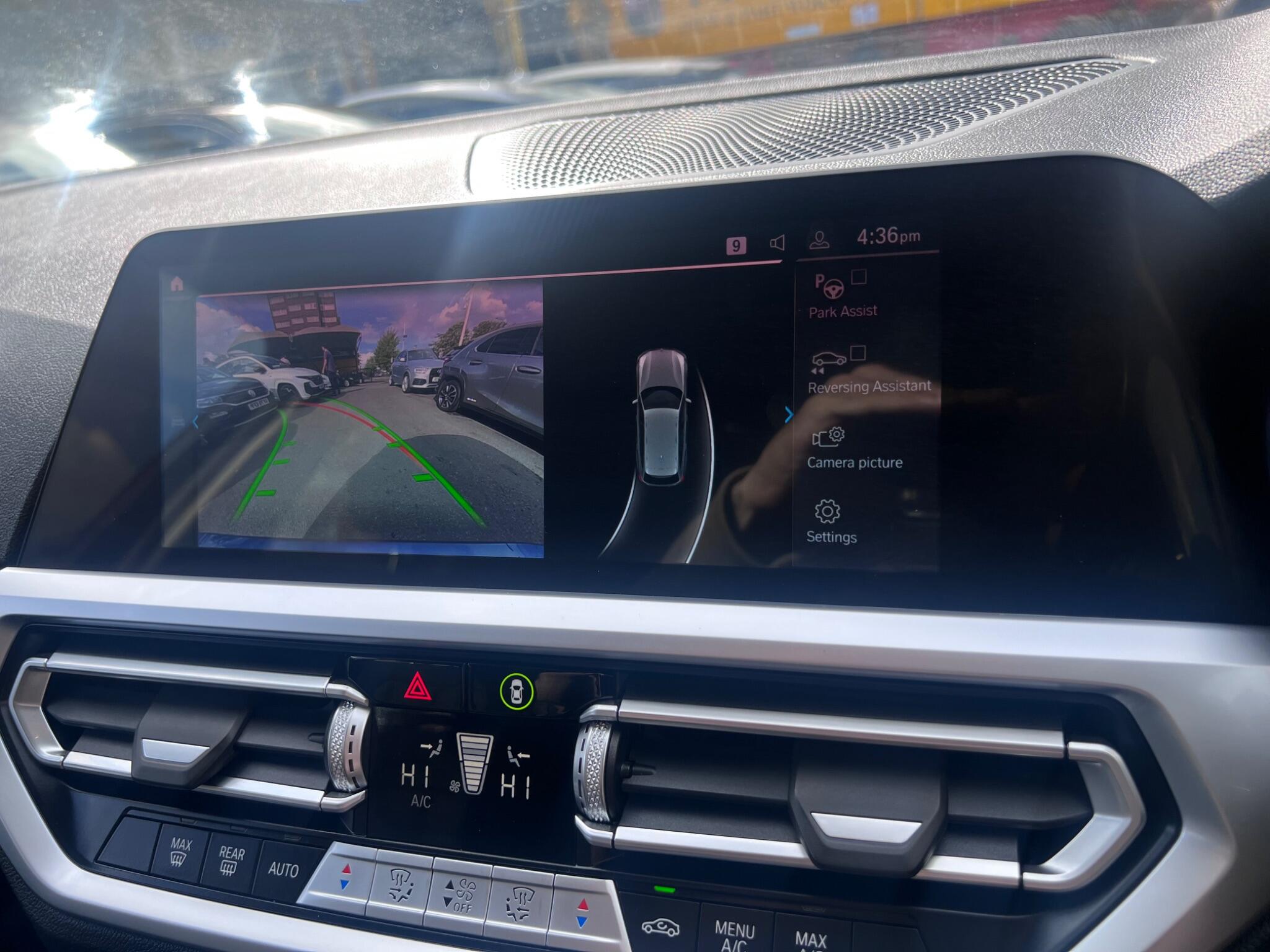 BMW 3 Series view 26