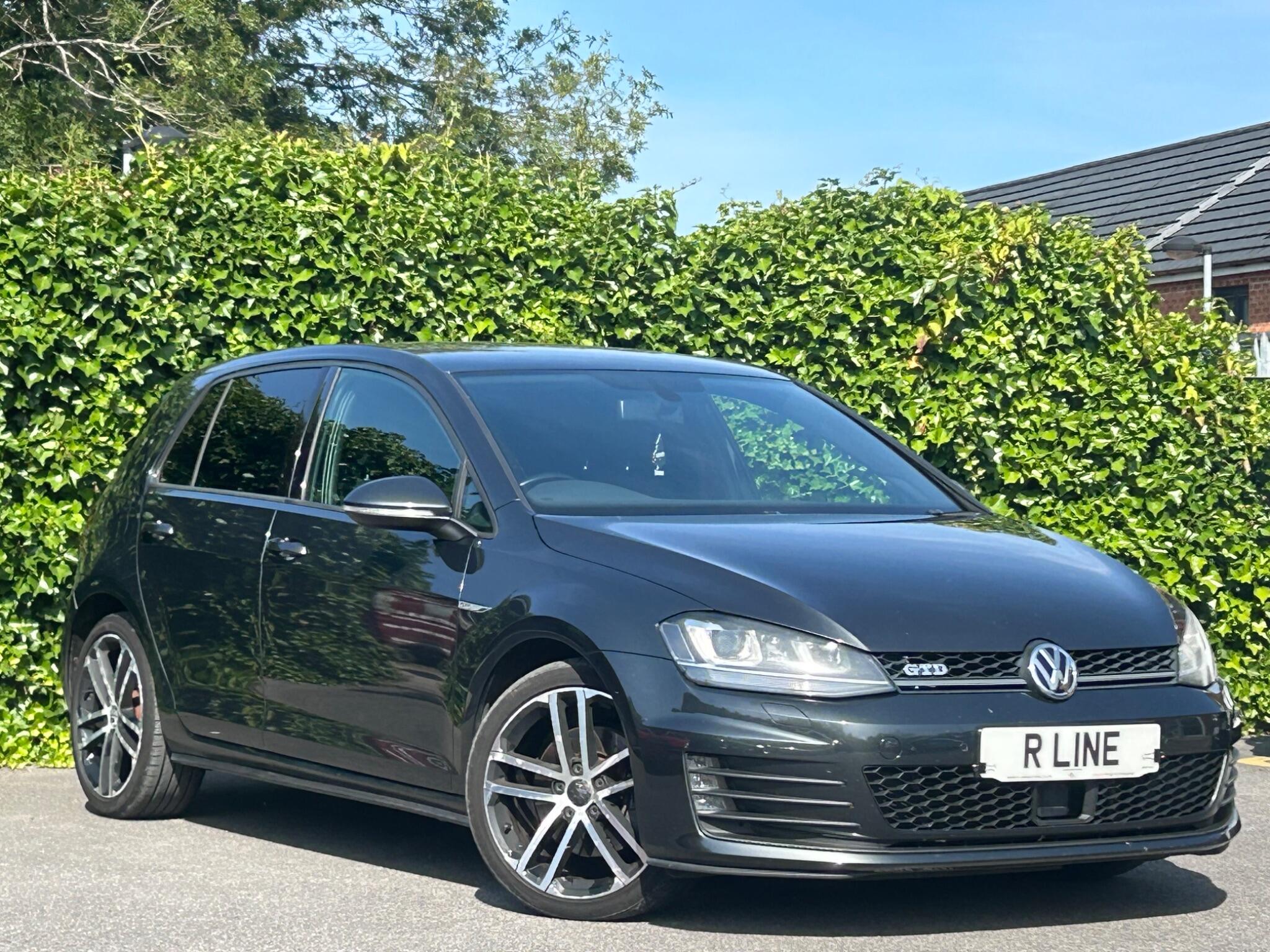 Volkswagen Golf view 4