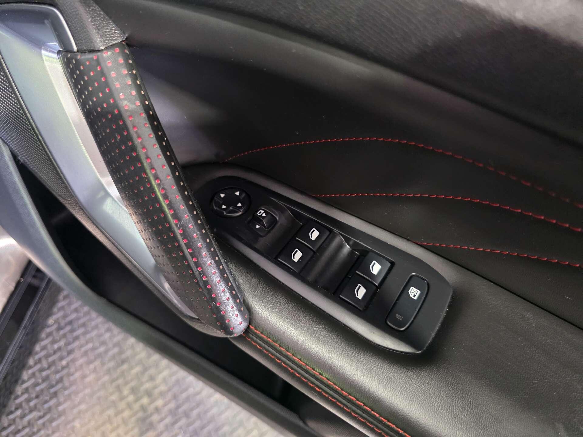 Peugeot 308 view 14