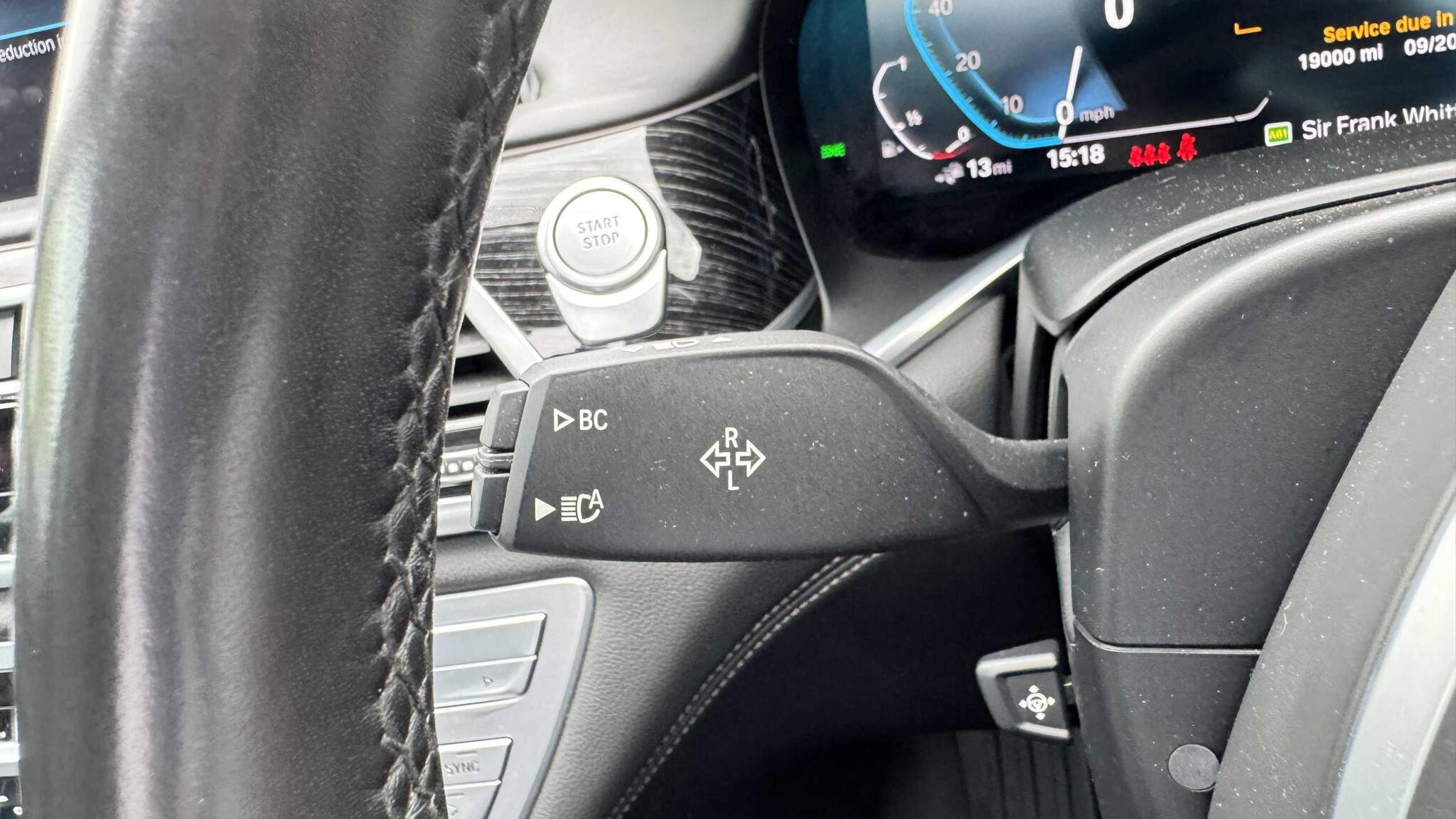 BMW 7 Series view 30