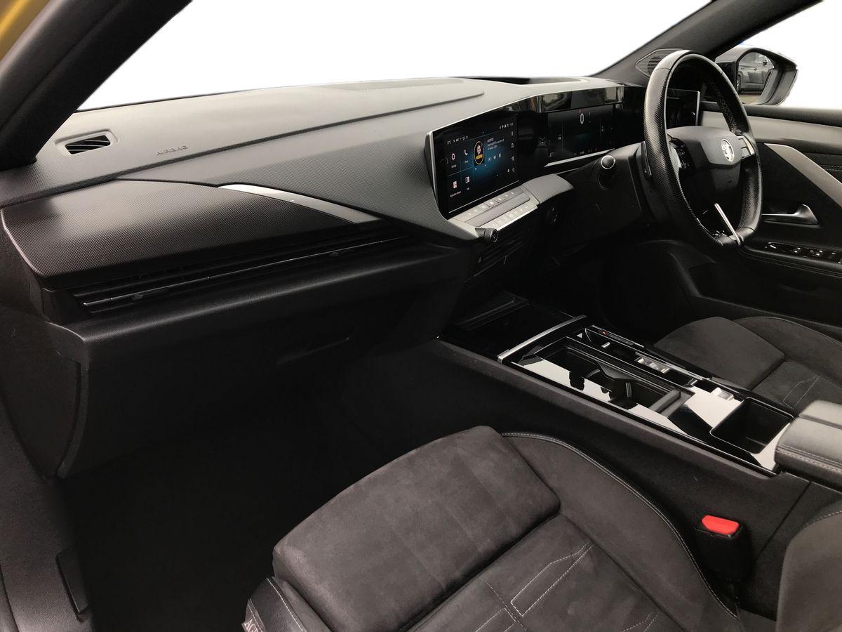 Vauxhall Astra view 5