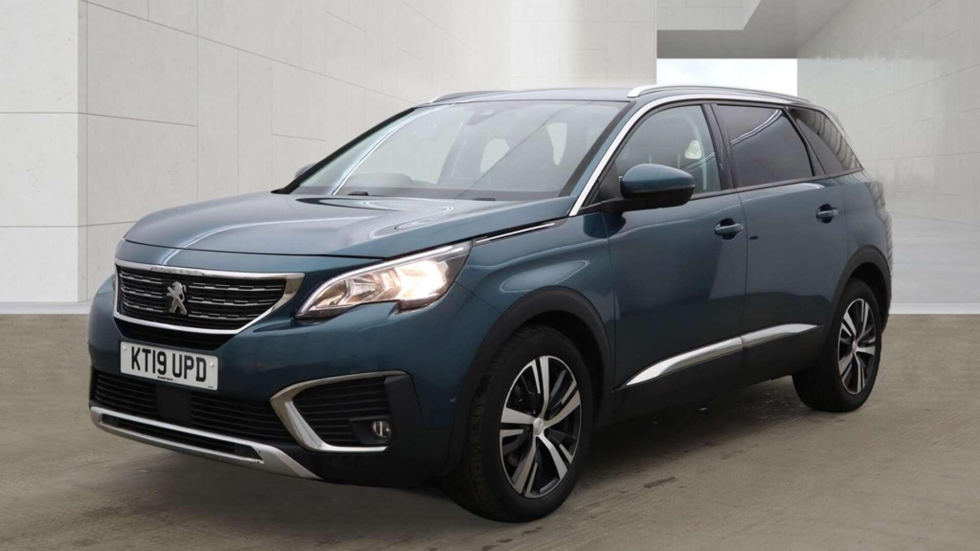 Peugeot 5008 view 3