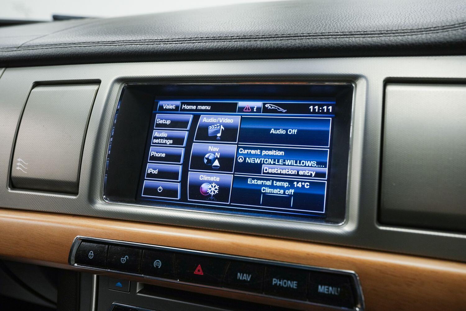 Jaguar XF view 19