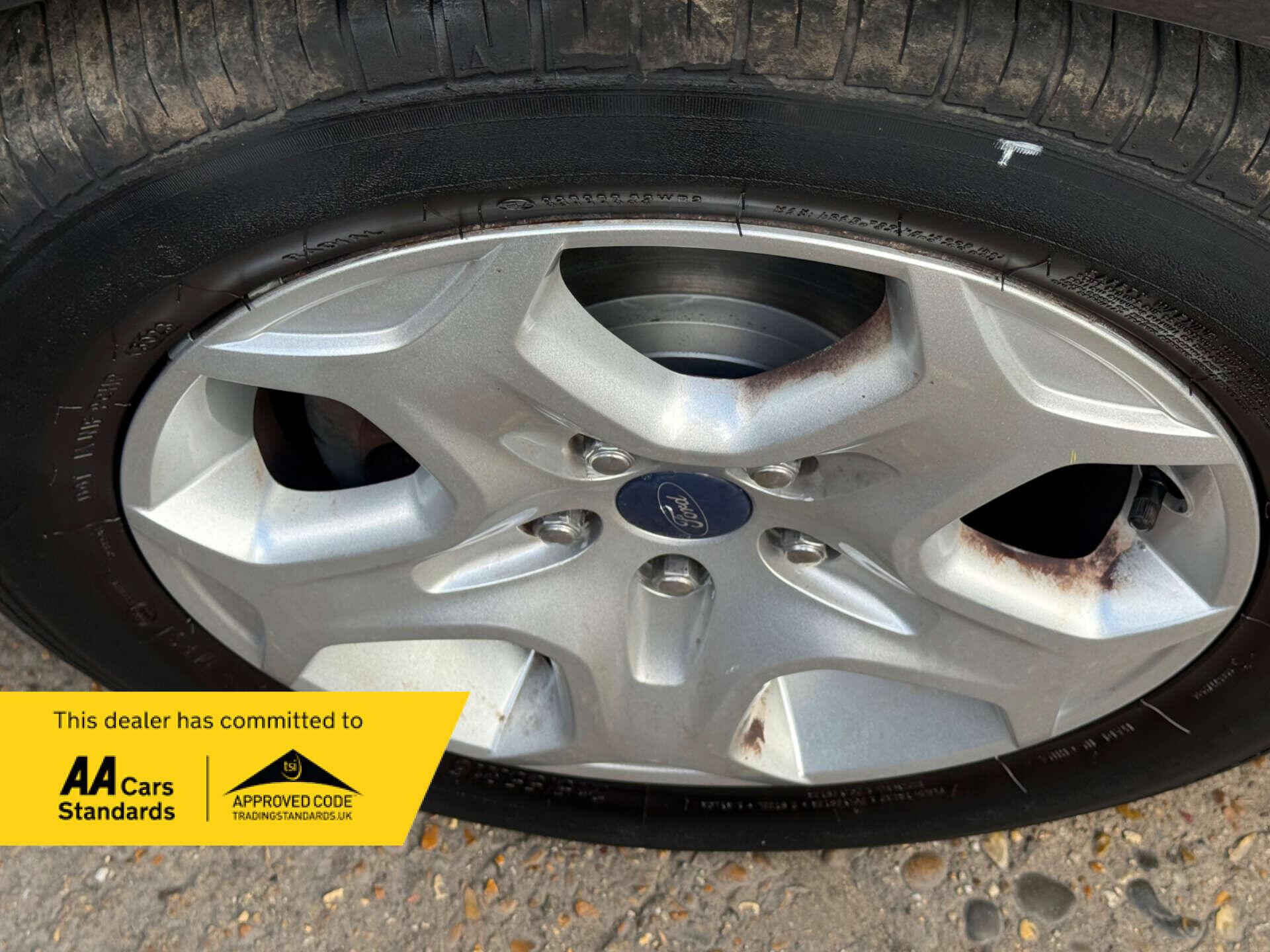 Ford Focus view 25