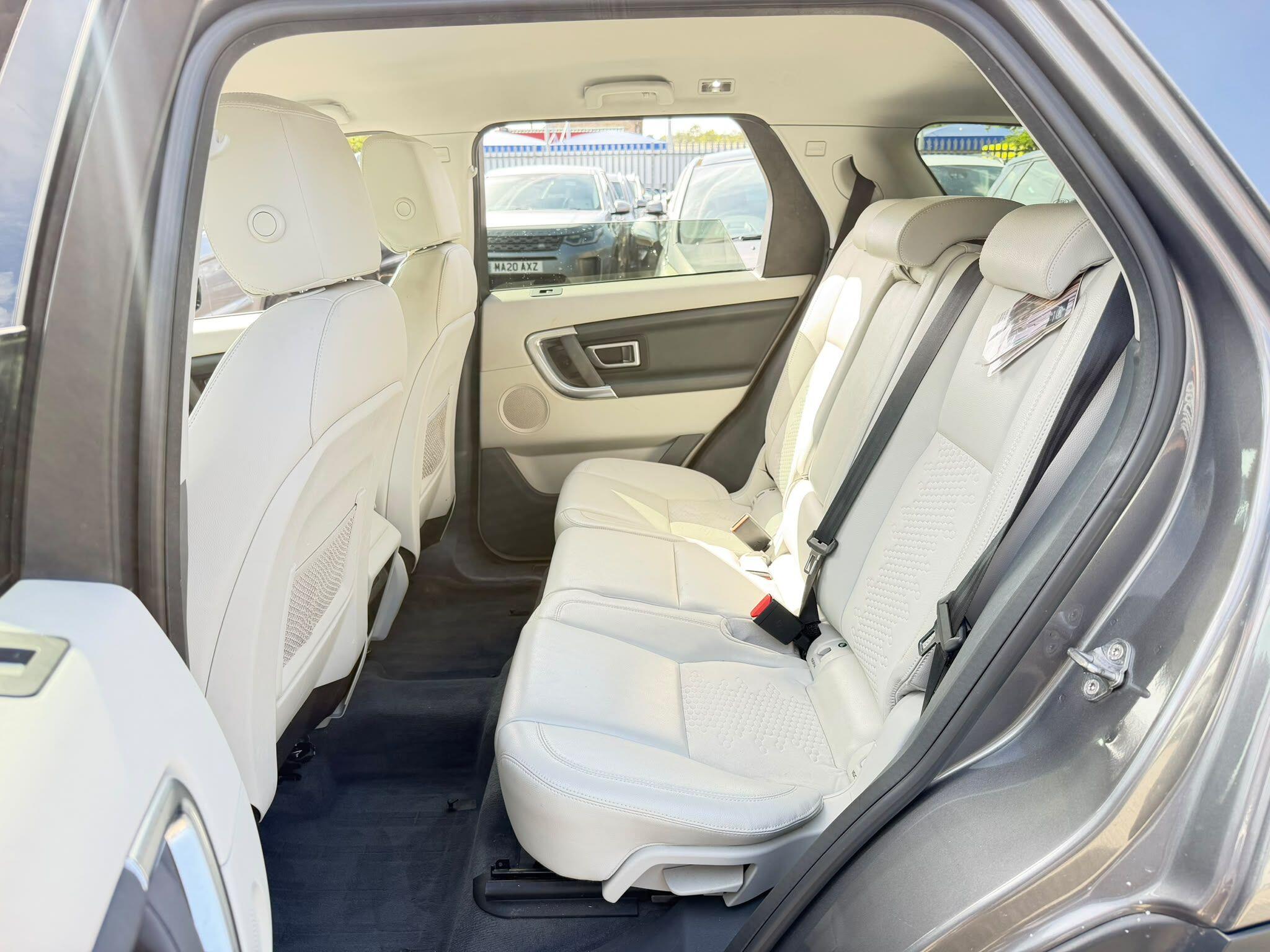 Land Rover Discovery Sport view 17