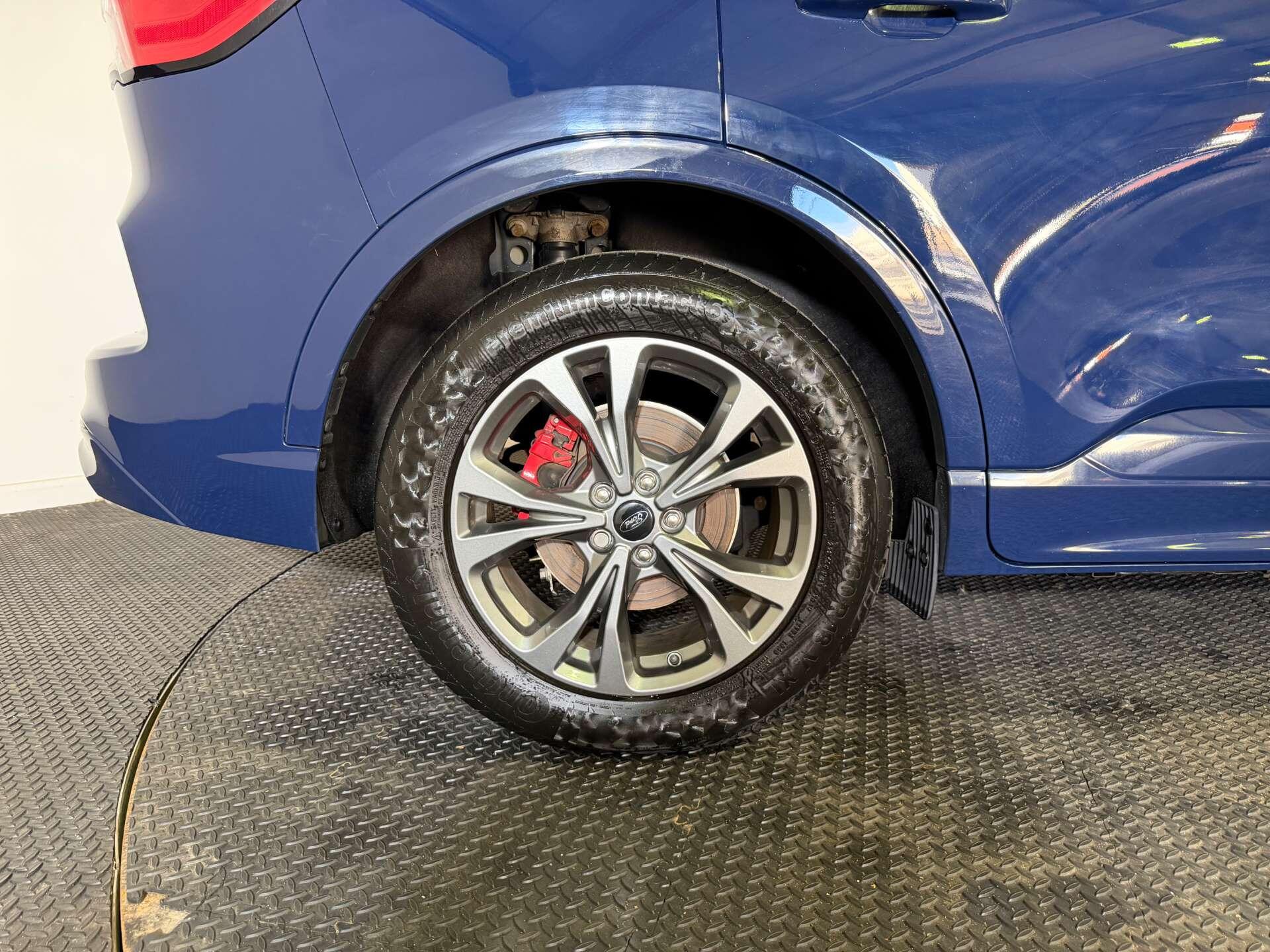 Ford Kuga view 65
