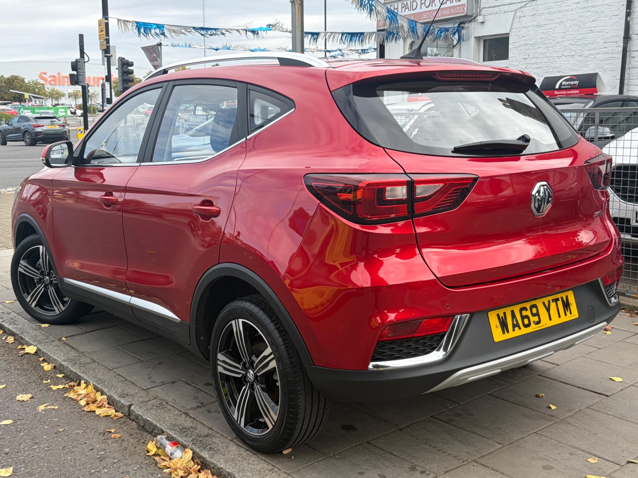 MG ZS view 4
