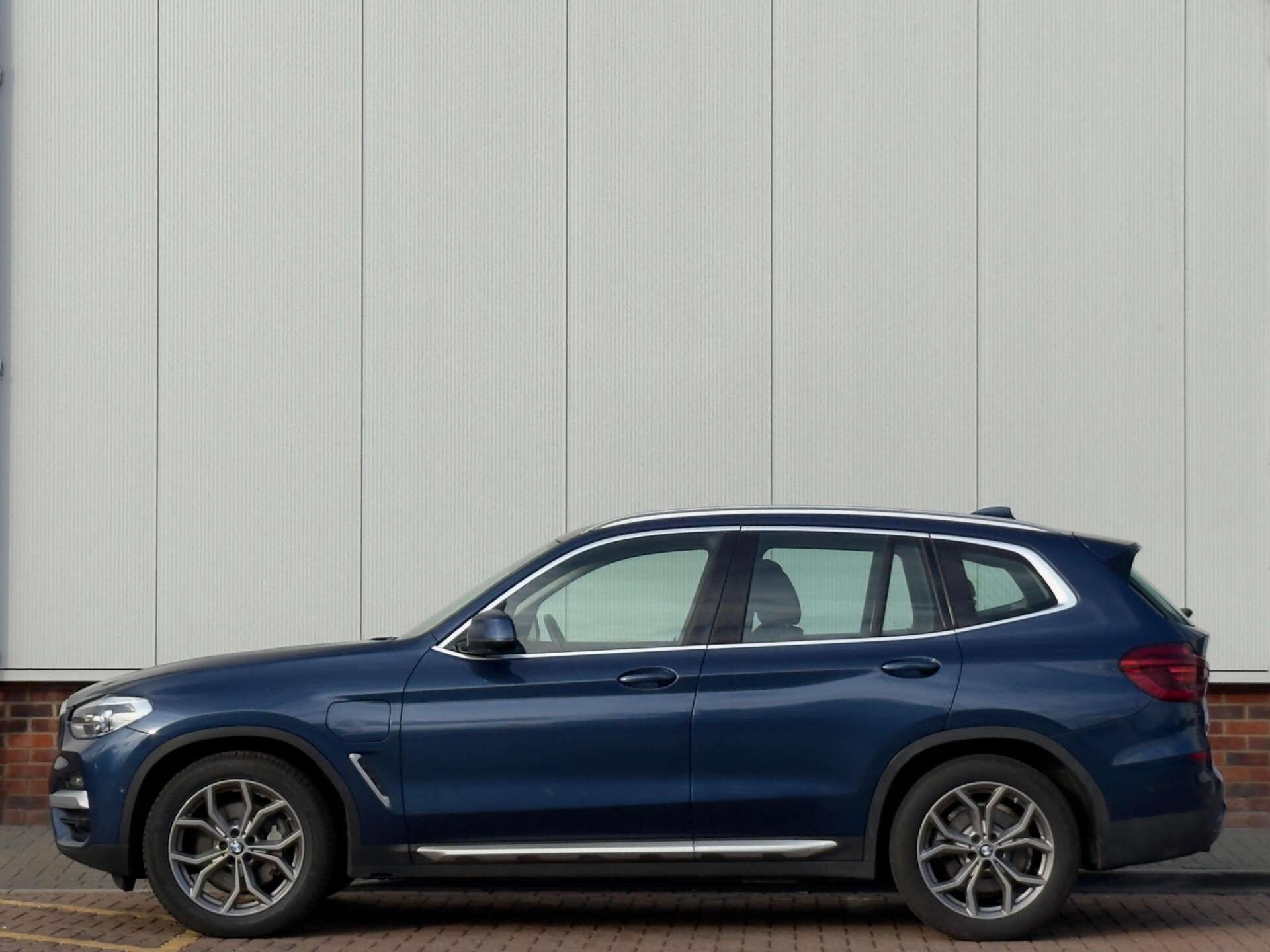 BMW X3 view 9