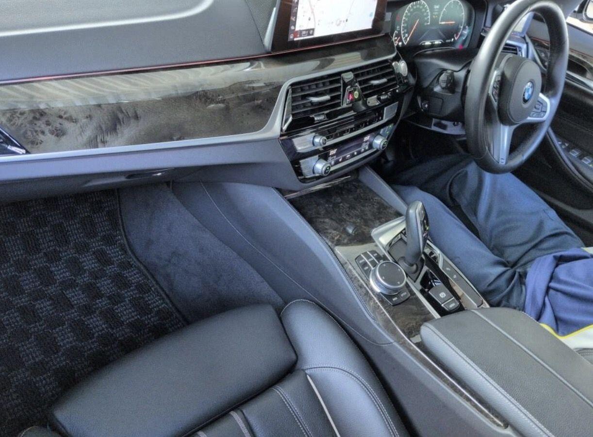BMW 5 Series view 5