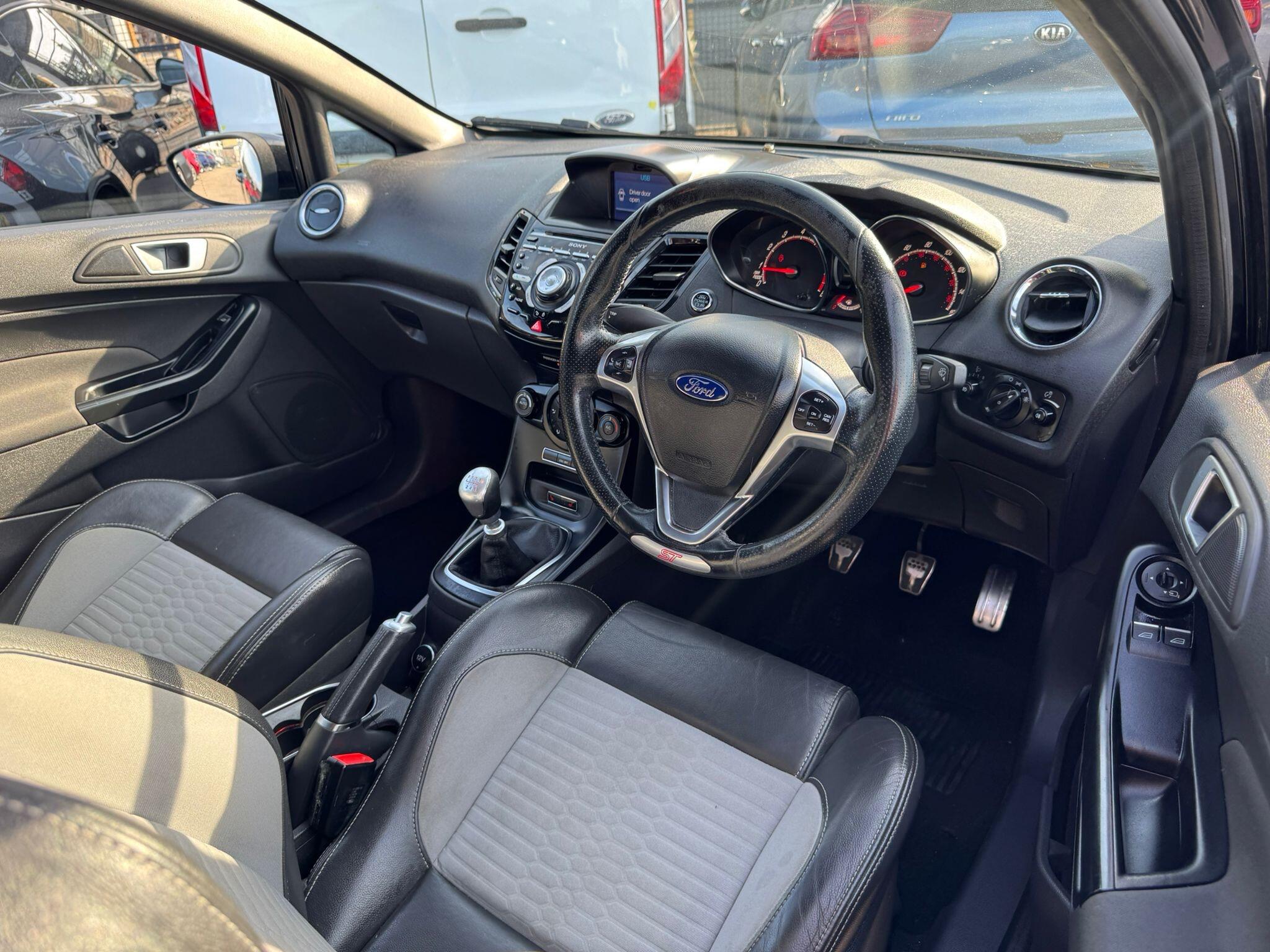 Ford Fiesta view 43