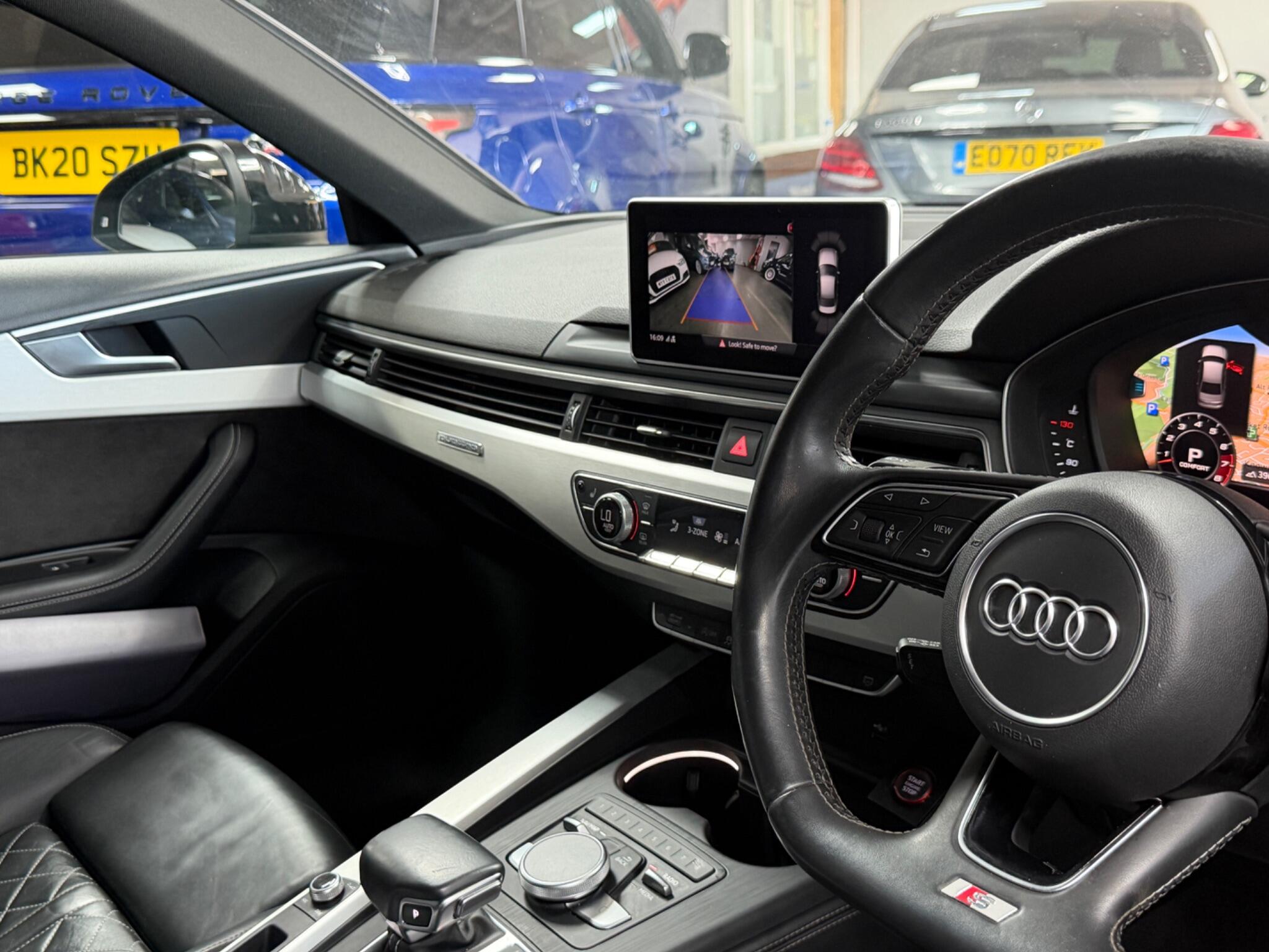 Audi S4 view 4