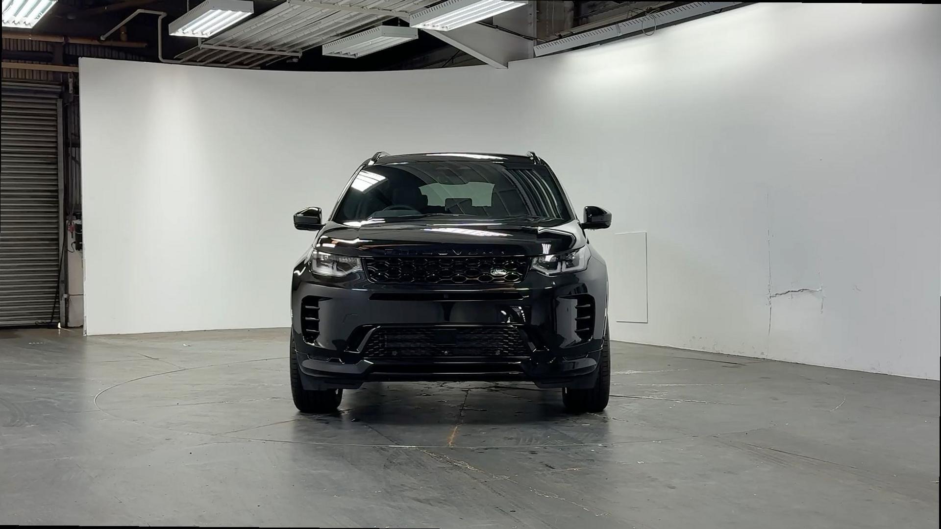 Land Rover Discovery Sport view 7