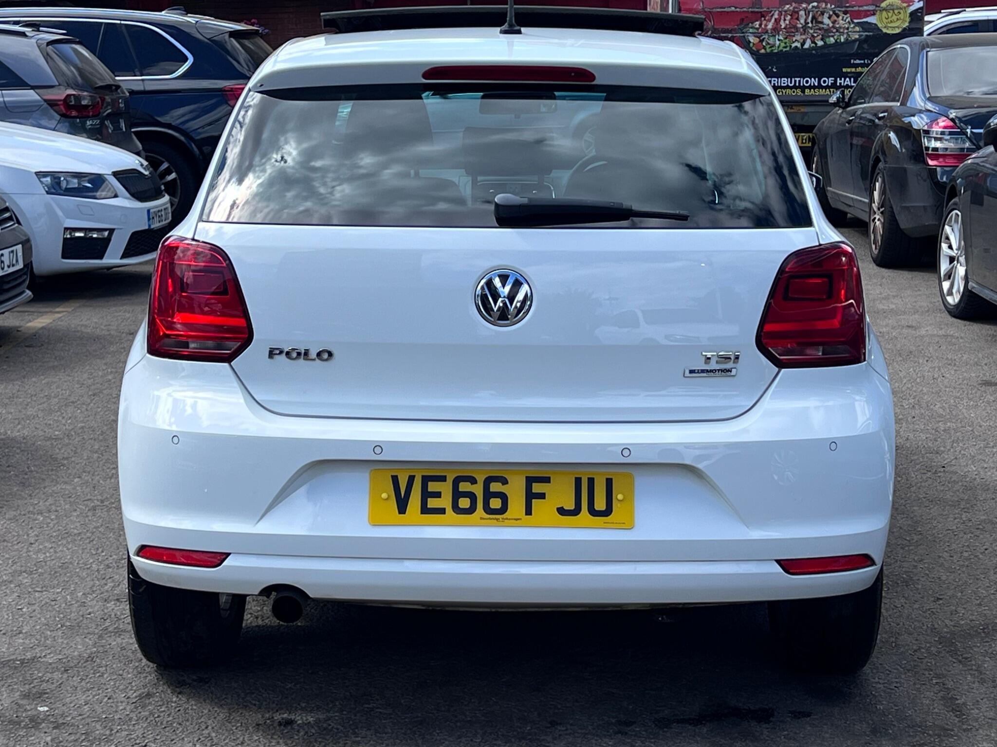 Volkswagen Polo view 12