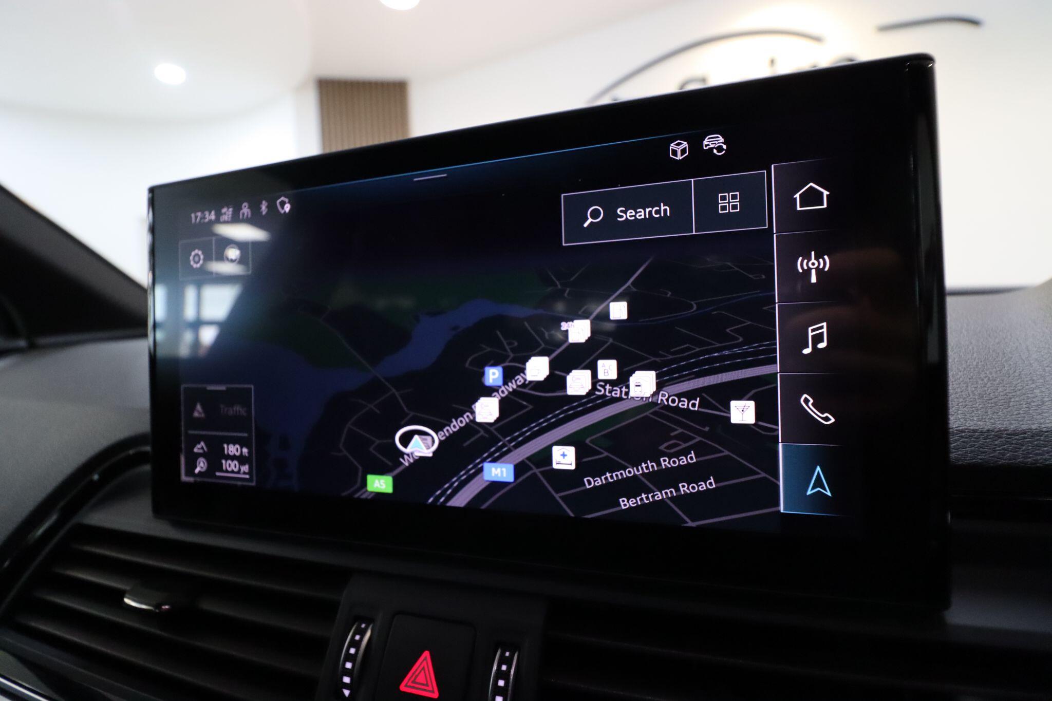 Audi Q5 view 23