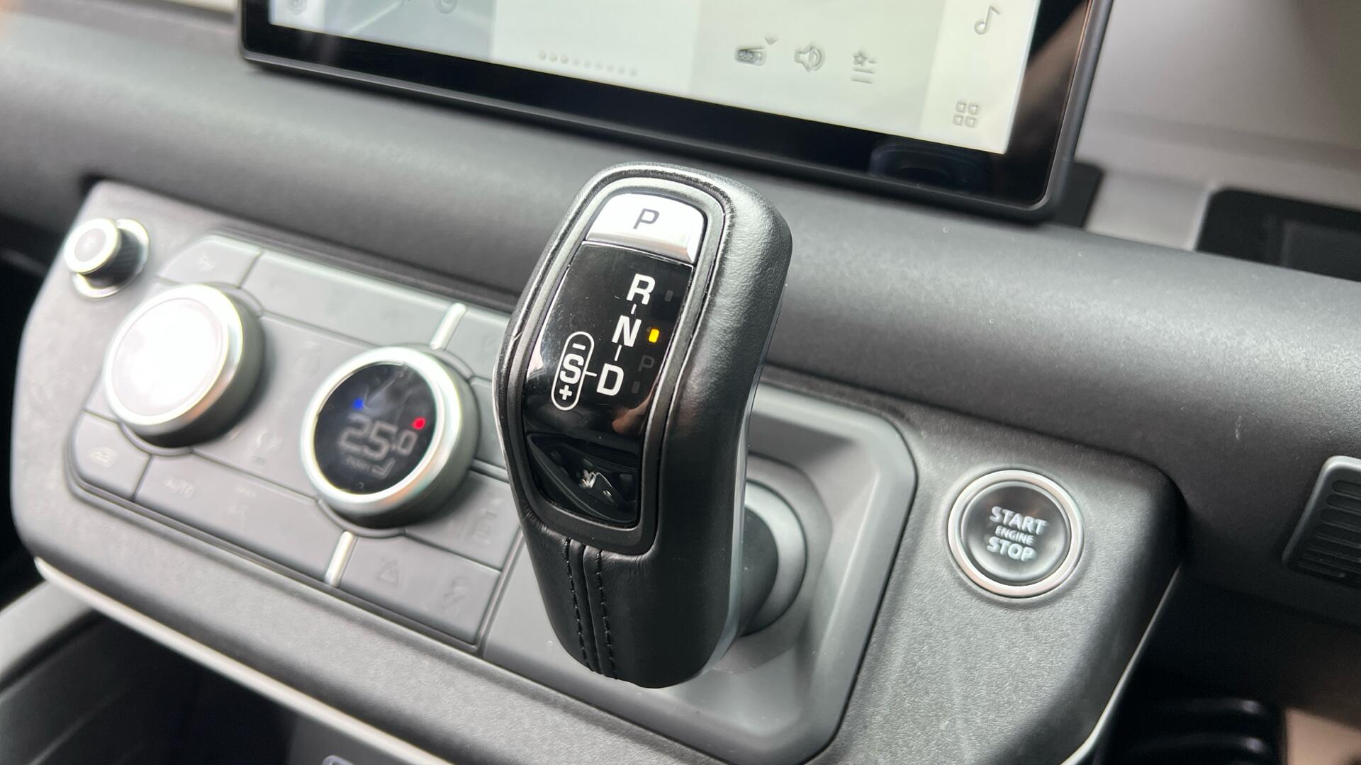 Land Rover Defender view 15