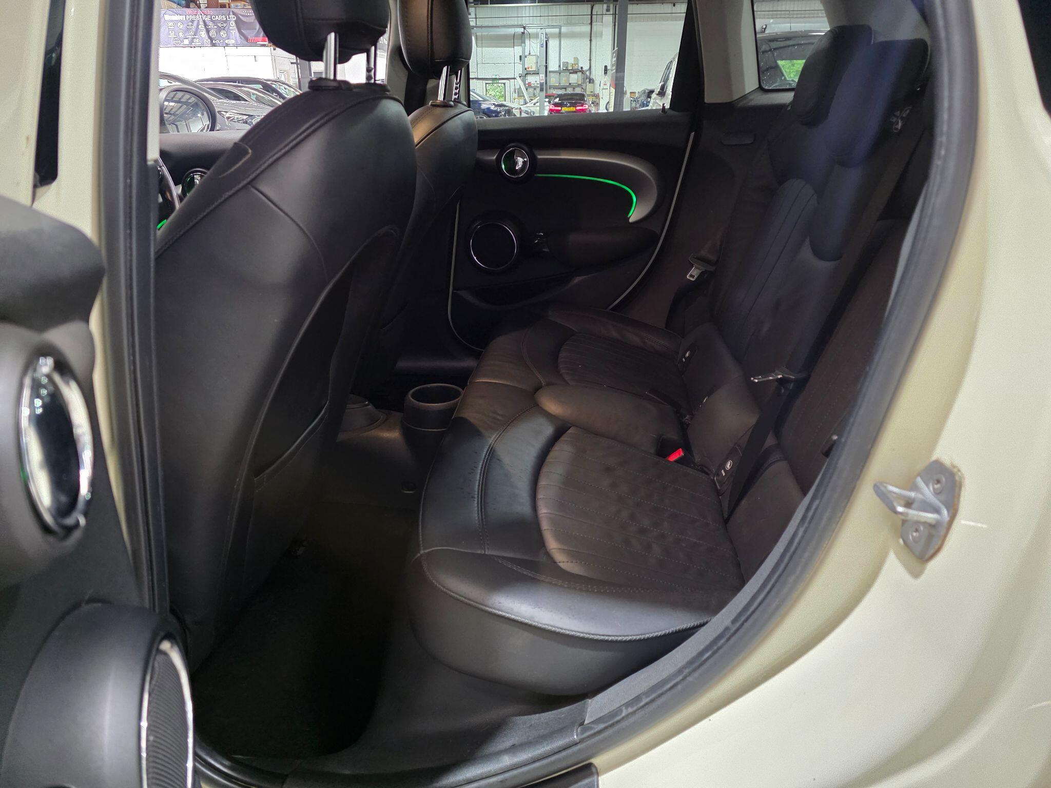 Mini Hatch view 24