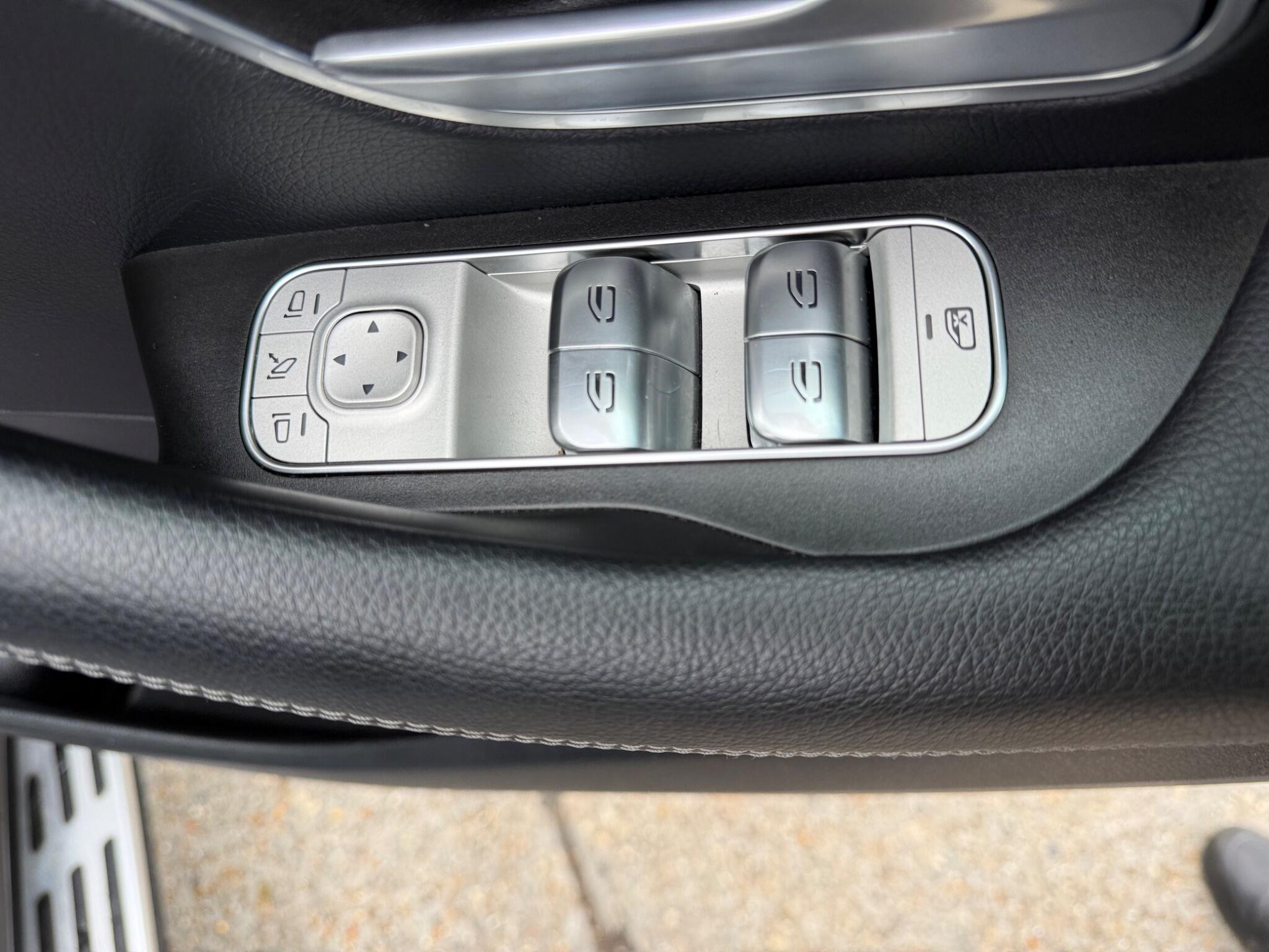 Mercedes-Benz GLE view 19