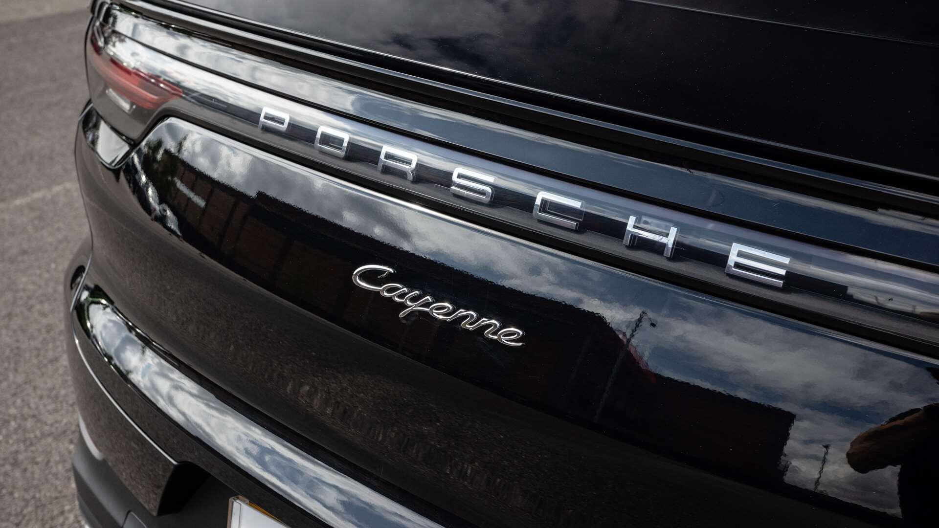 Porsche Cayenne view 35
