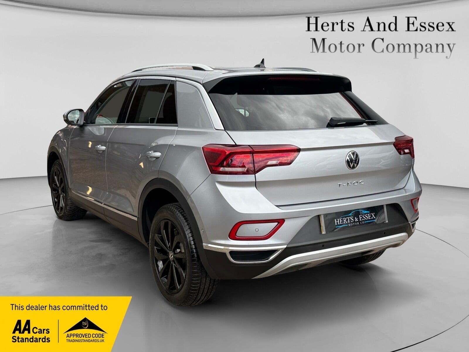 Volkswagen T-Roc view 4