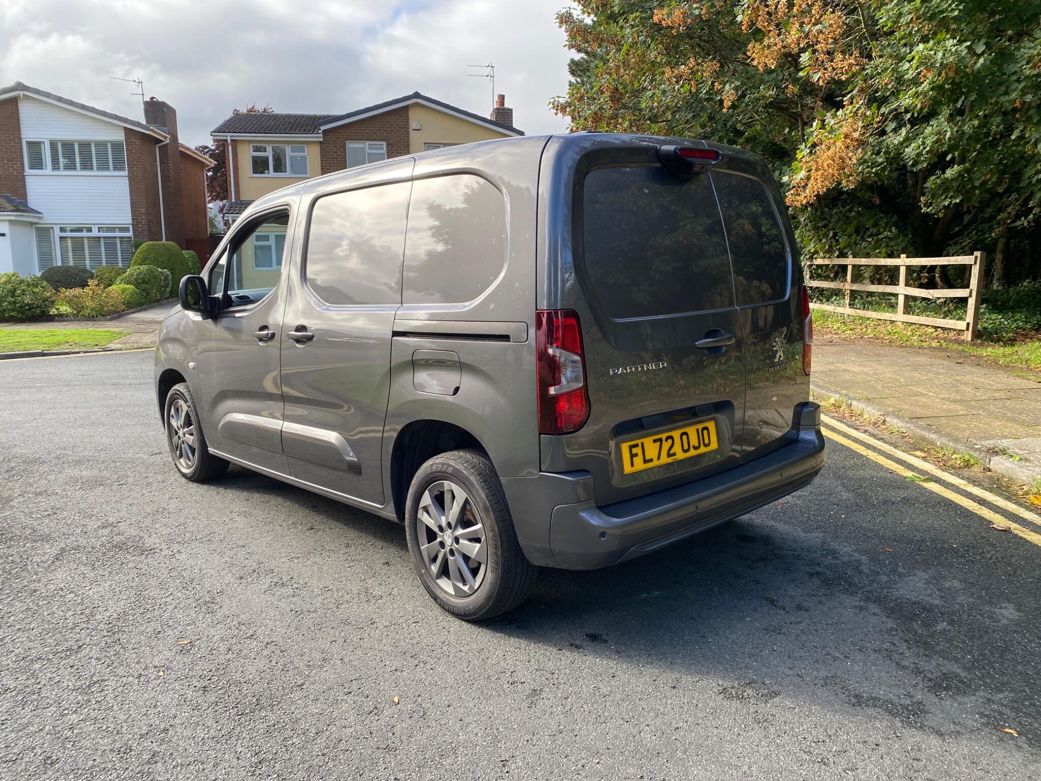 Peugeot Partner 1.5 BlueHDi 1000 Asphalt Premium Standard Panel Van EAT8 SWB Euro 6 (s/s) 5dr