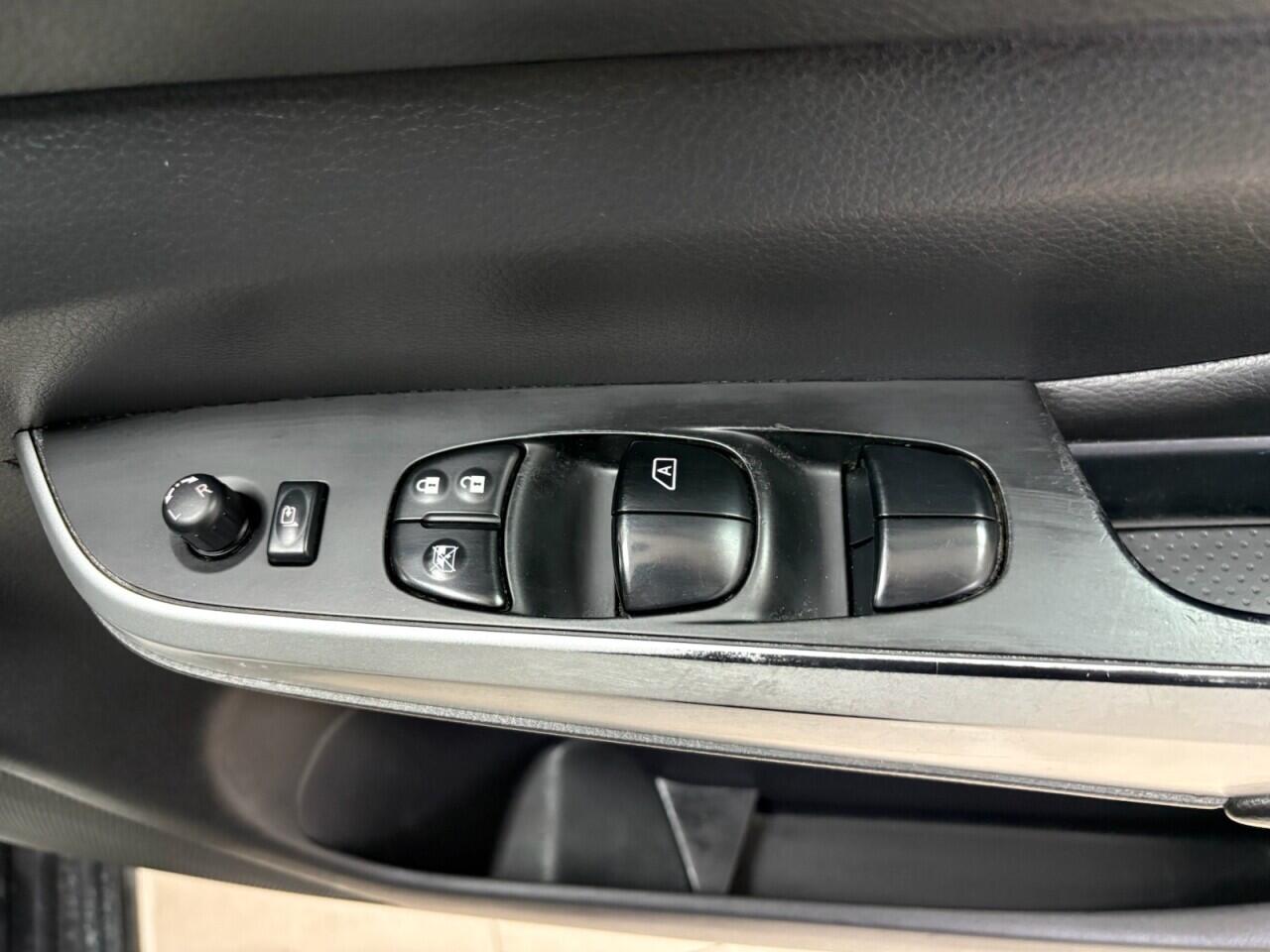 Nissan Navara view 19