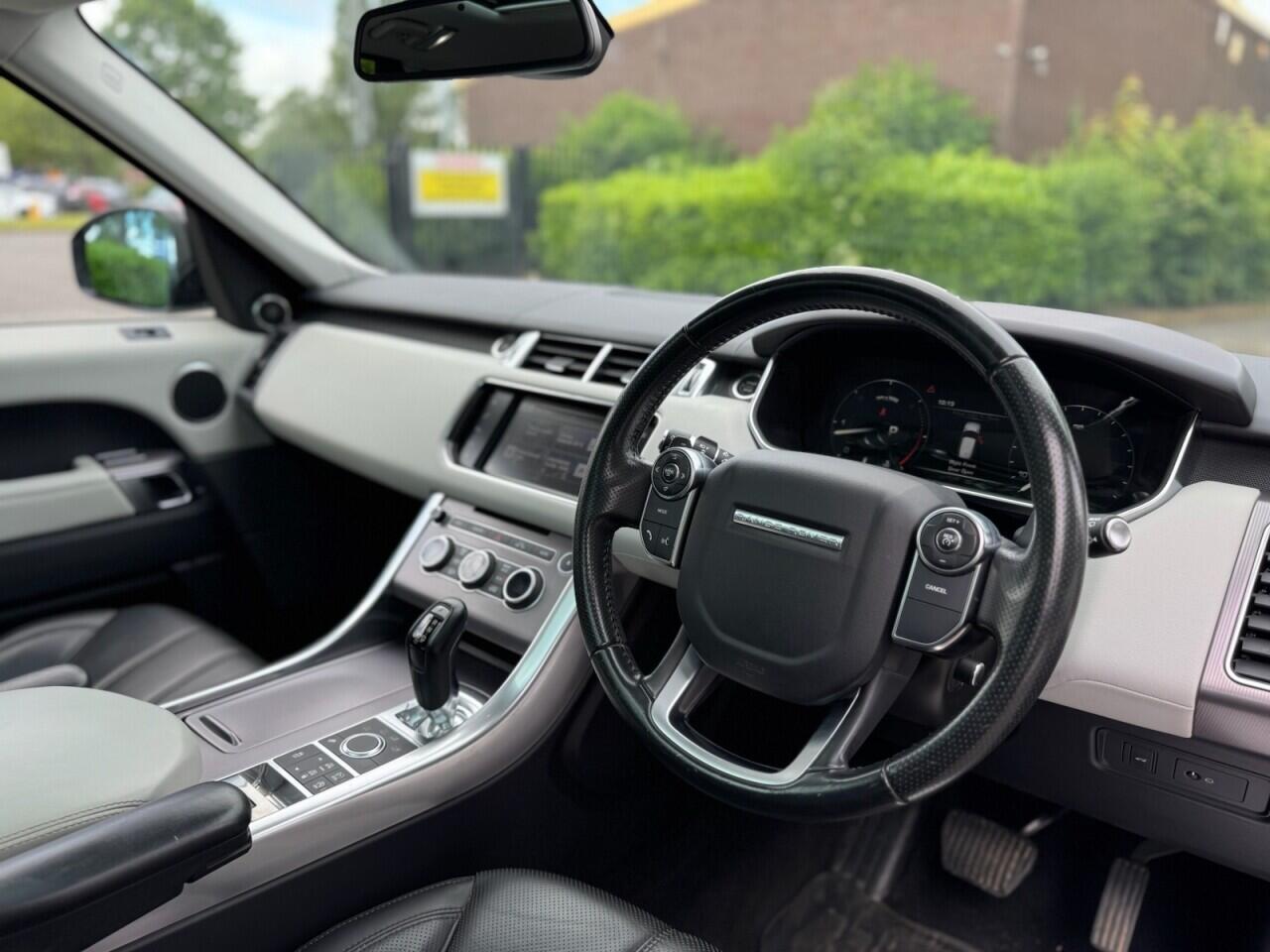 Land Rover Range Rover Sport view 11