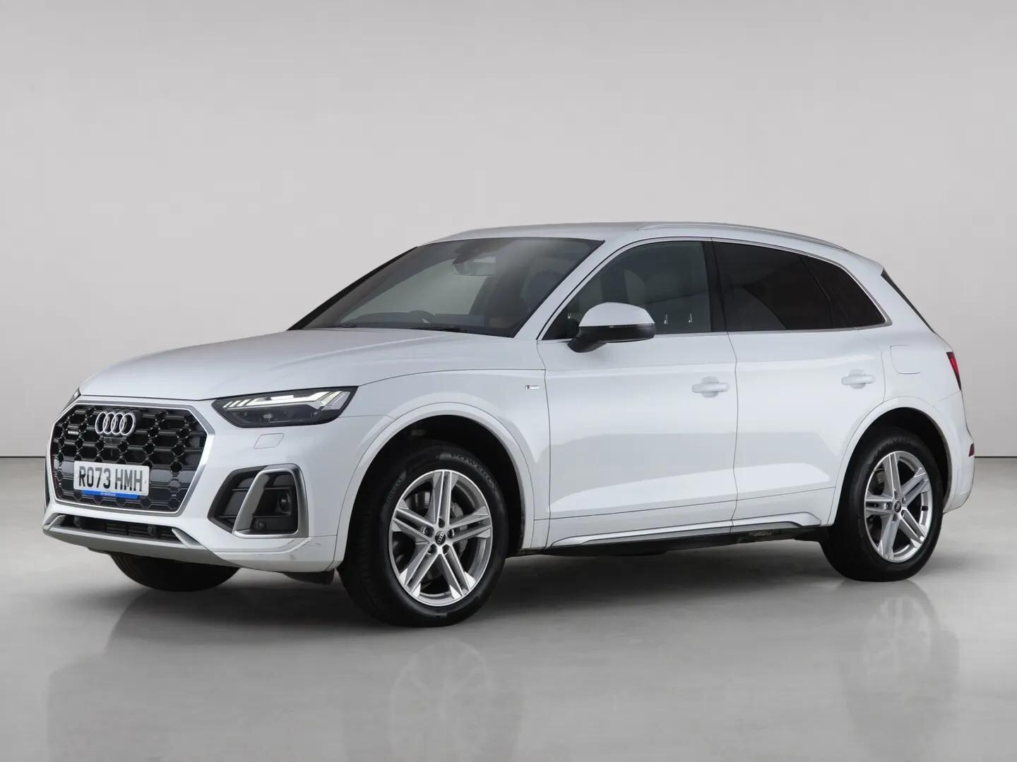 Audi Q5 view 2