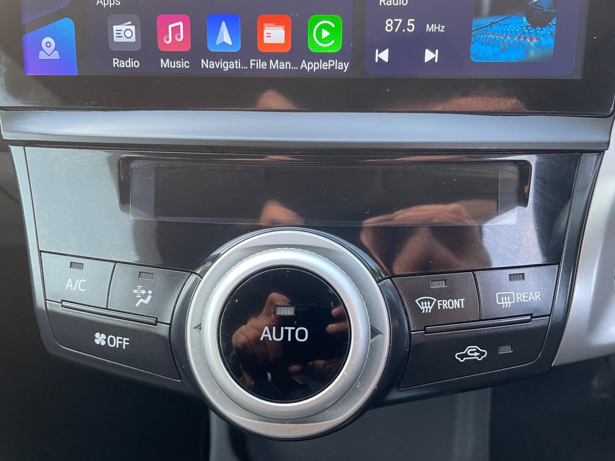 2014 Toyota Prius 1.5 CVT 4dr • 101,741 miles image 37