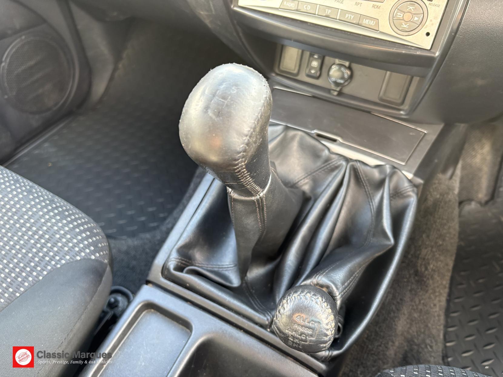 Mitsubishi L200 view 40
