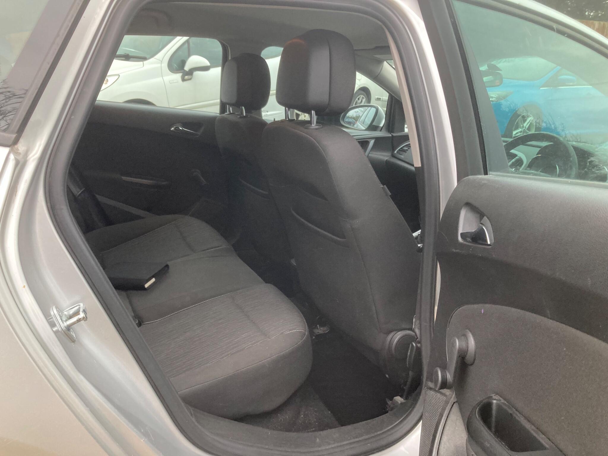 Vauxhall Astra view 7
