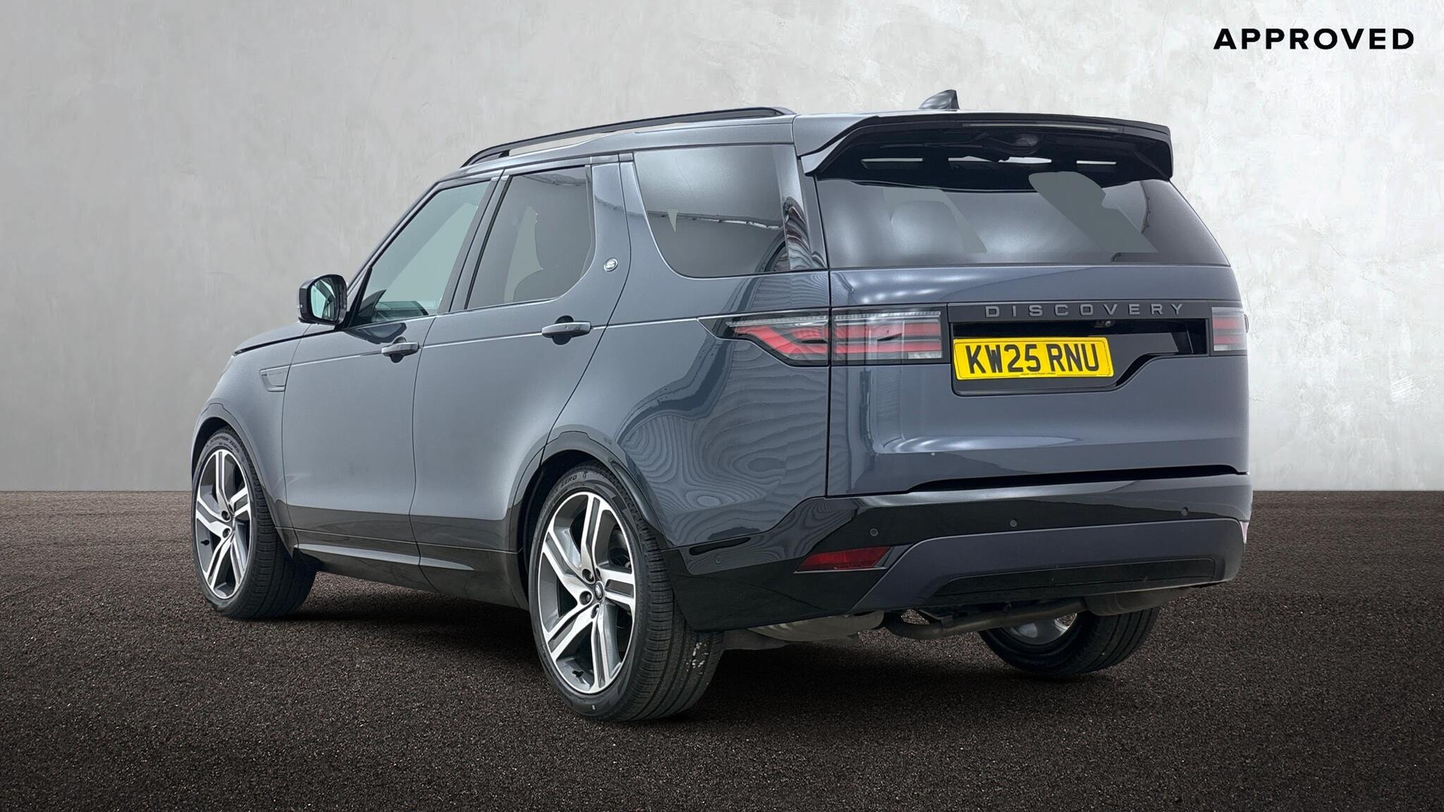 Land Rover Discovery view 2