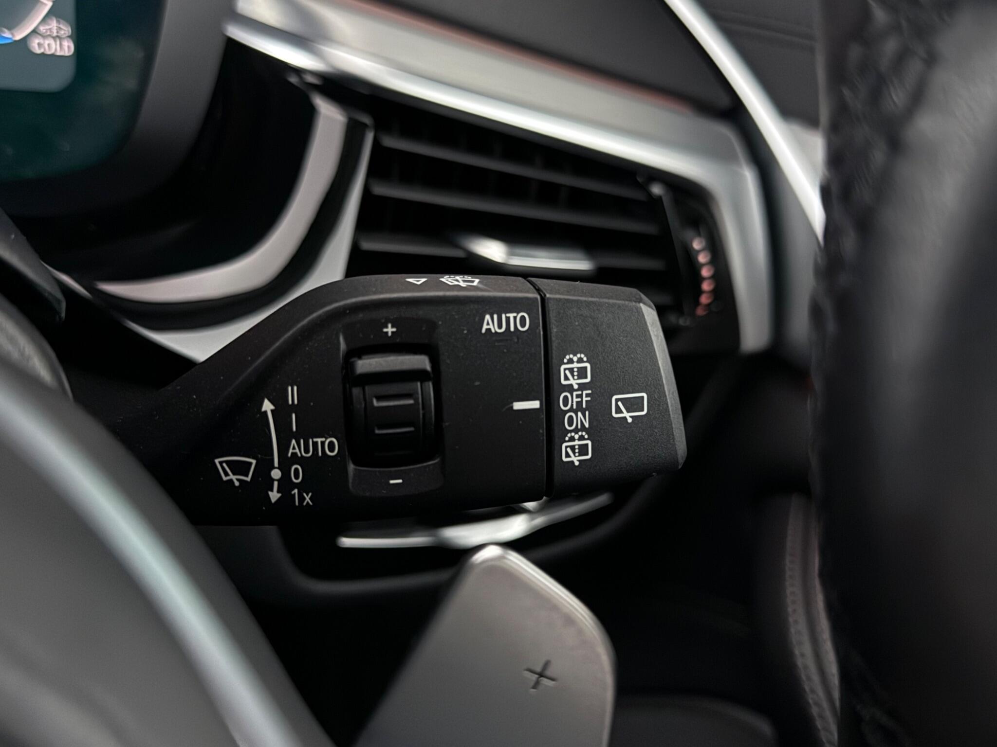 BMW 5 Series view 17
