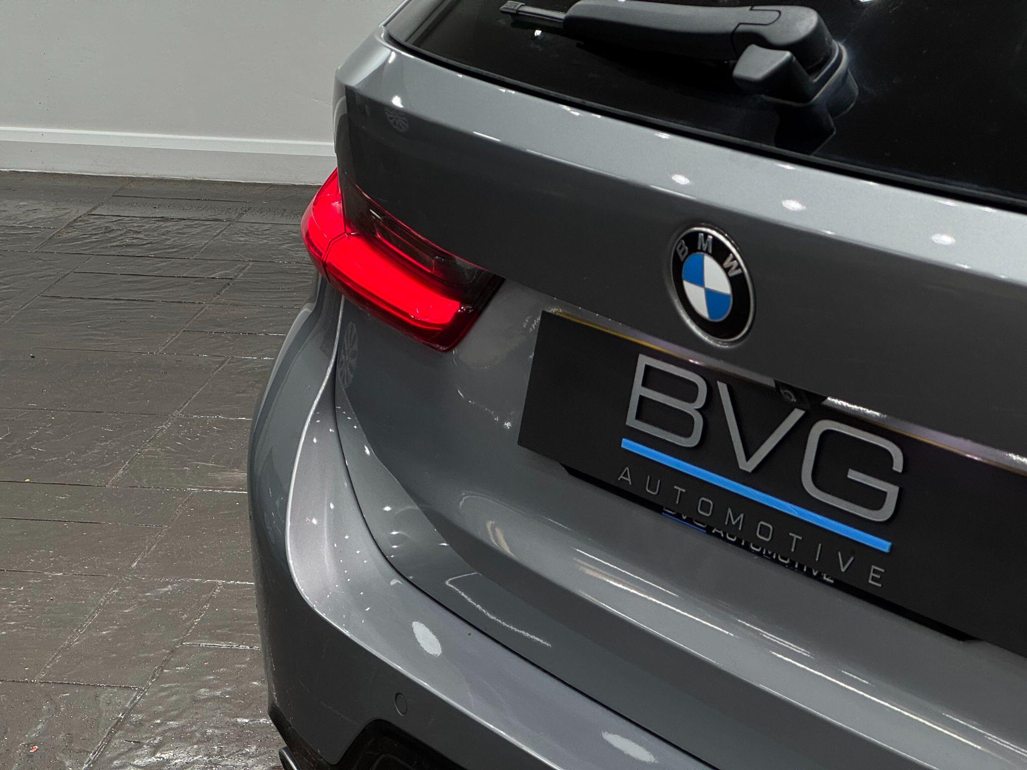 BMW 3 Series view 24