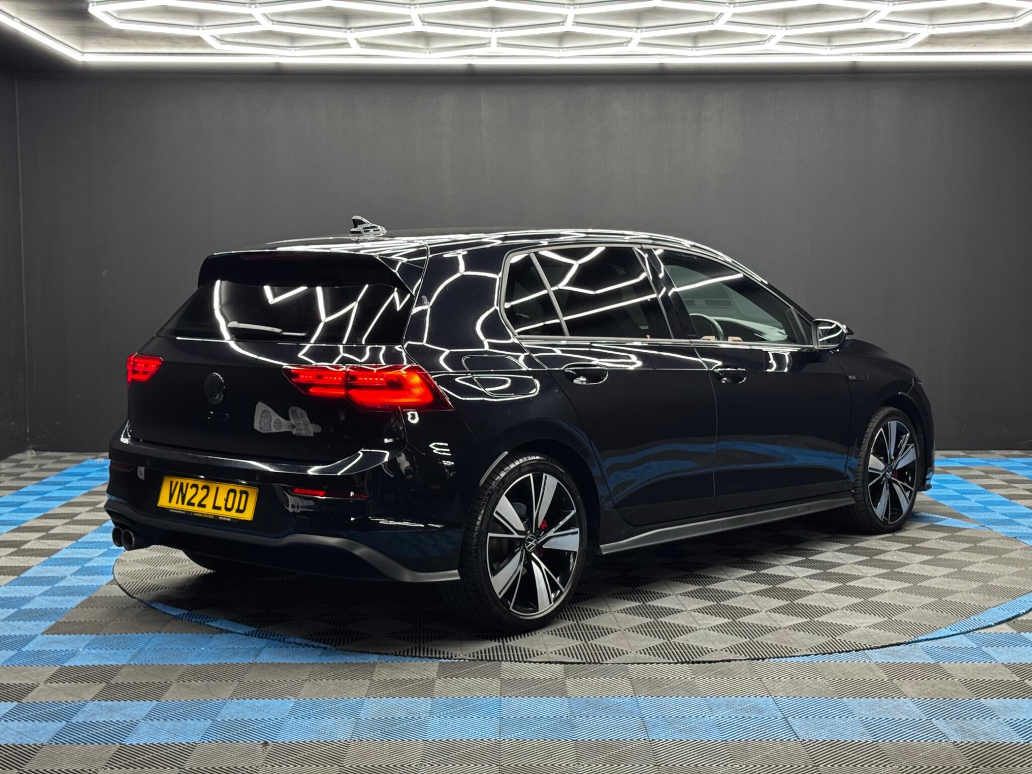 Volkswagen Golf view 5