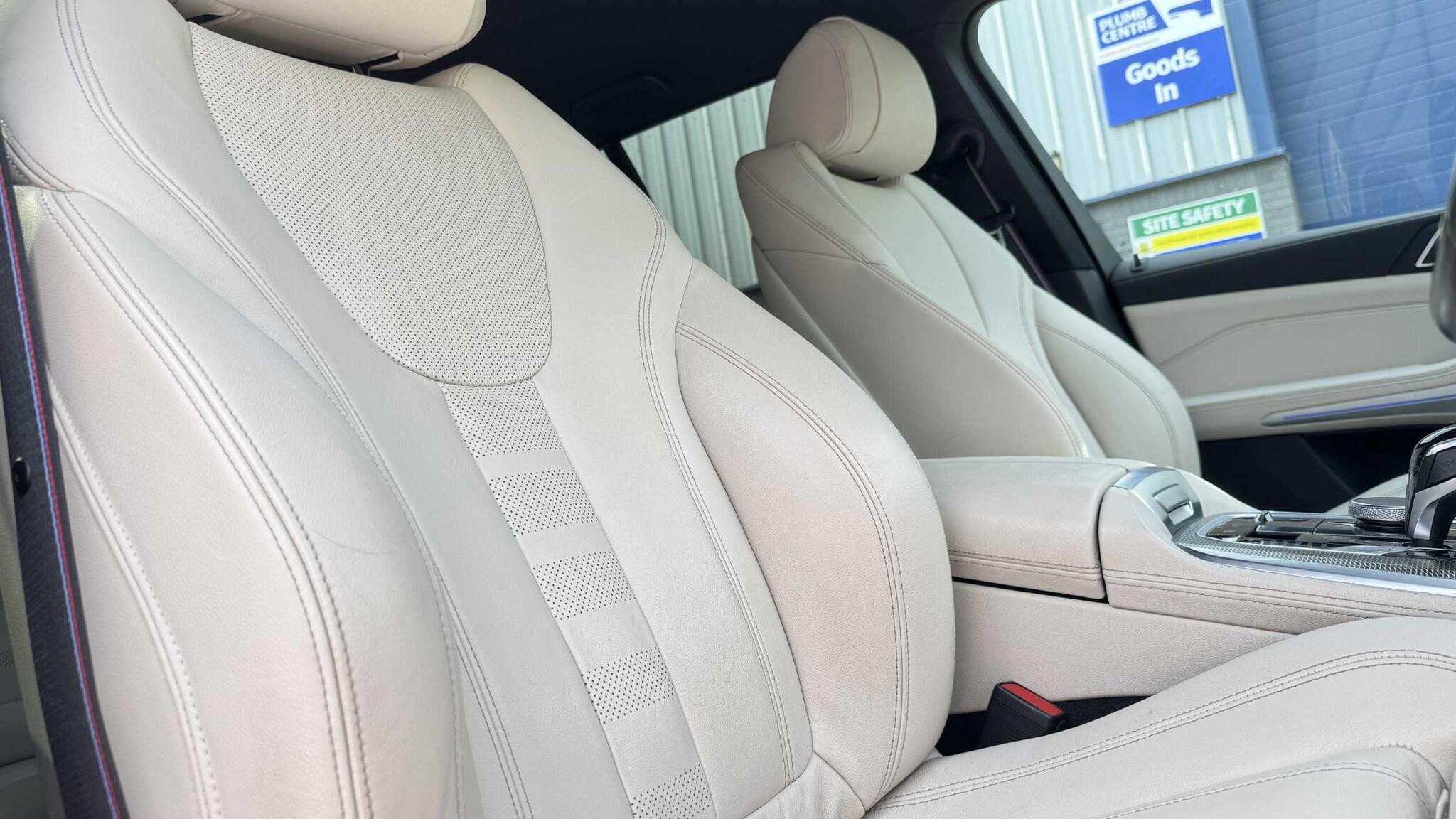 BMW X5 view 14