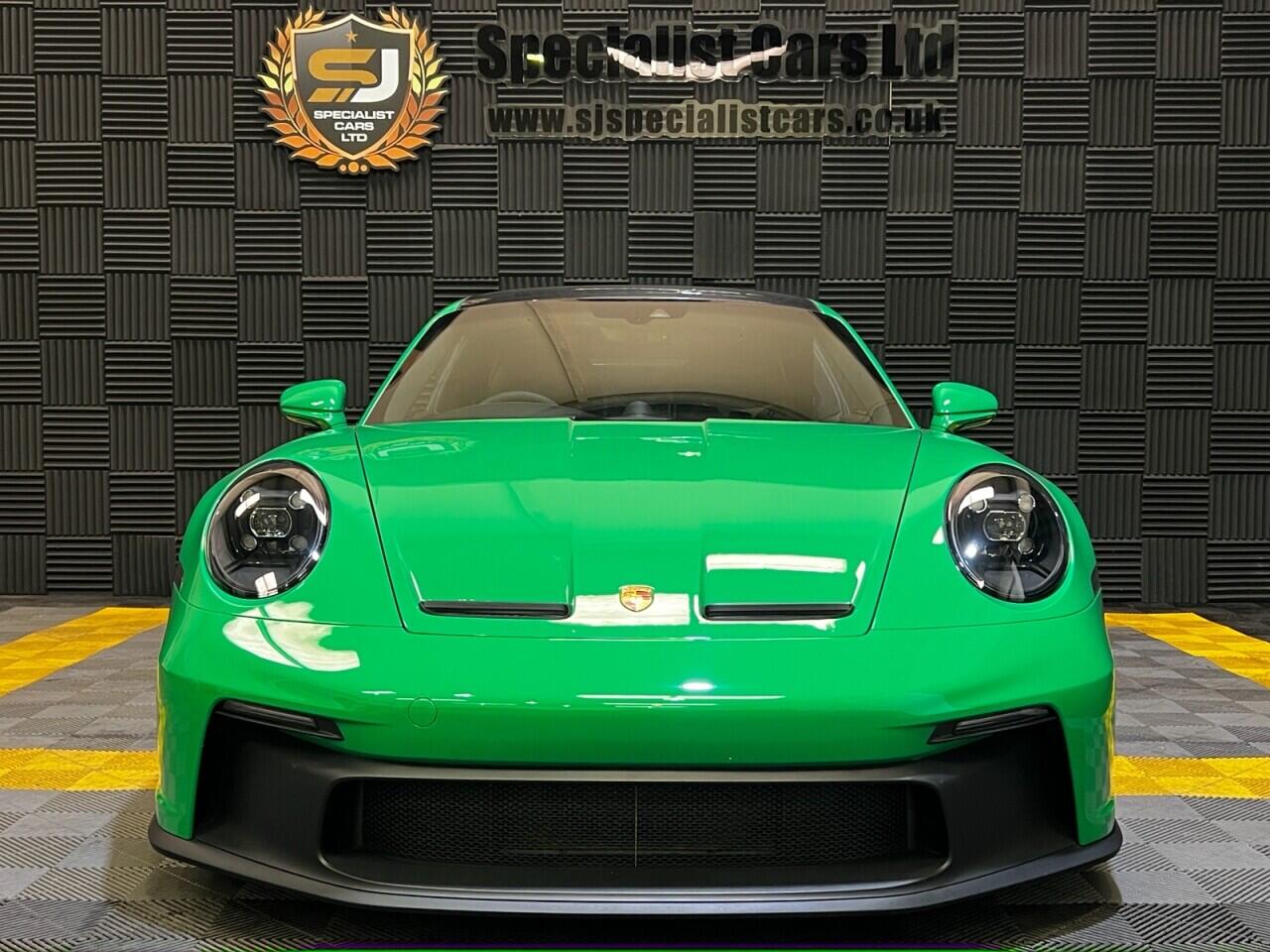 Porsche 911 view 2