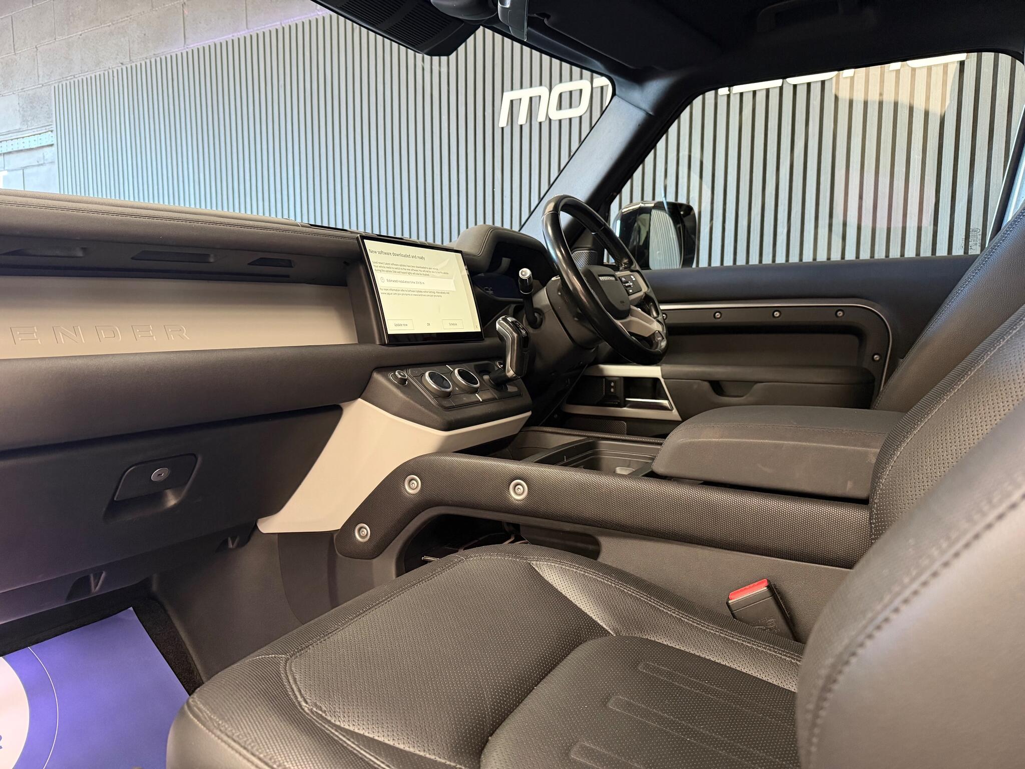 Land Rover Defender view 13