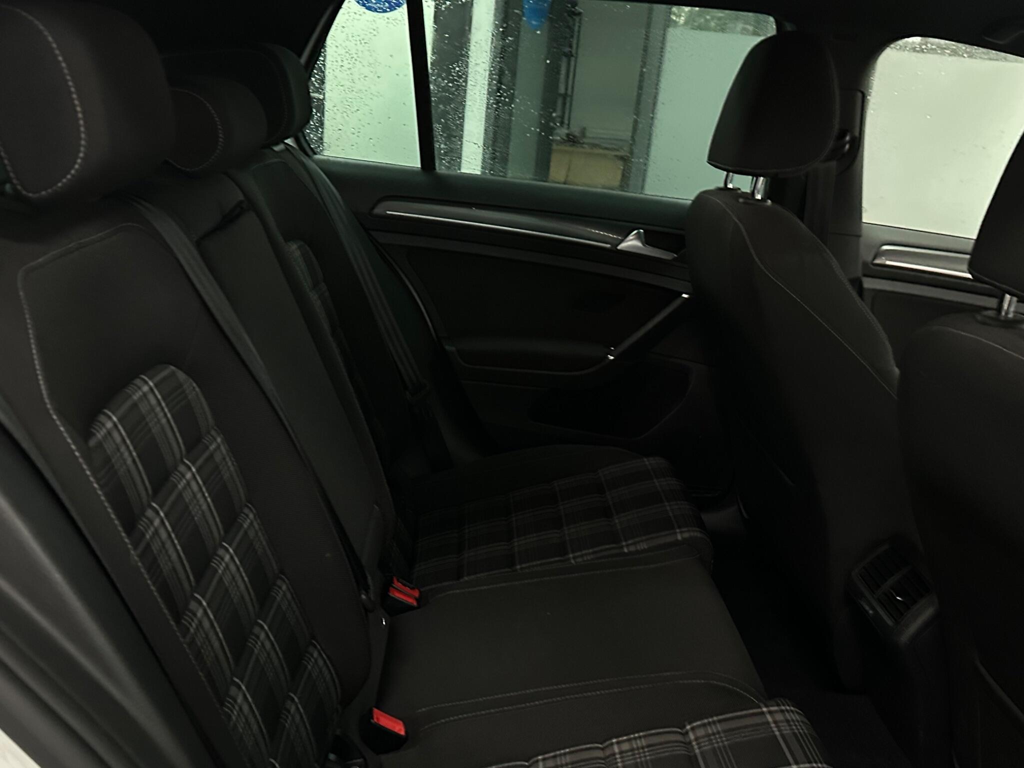Volkswagen Golf view 34
