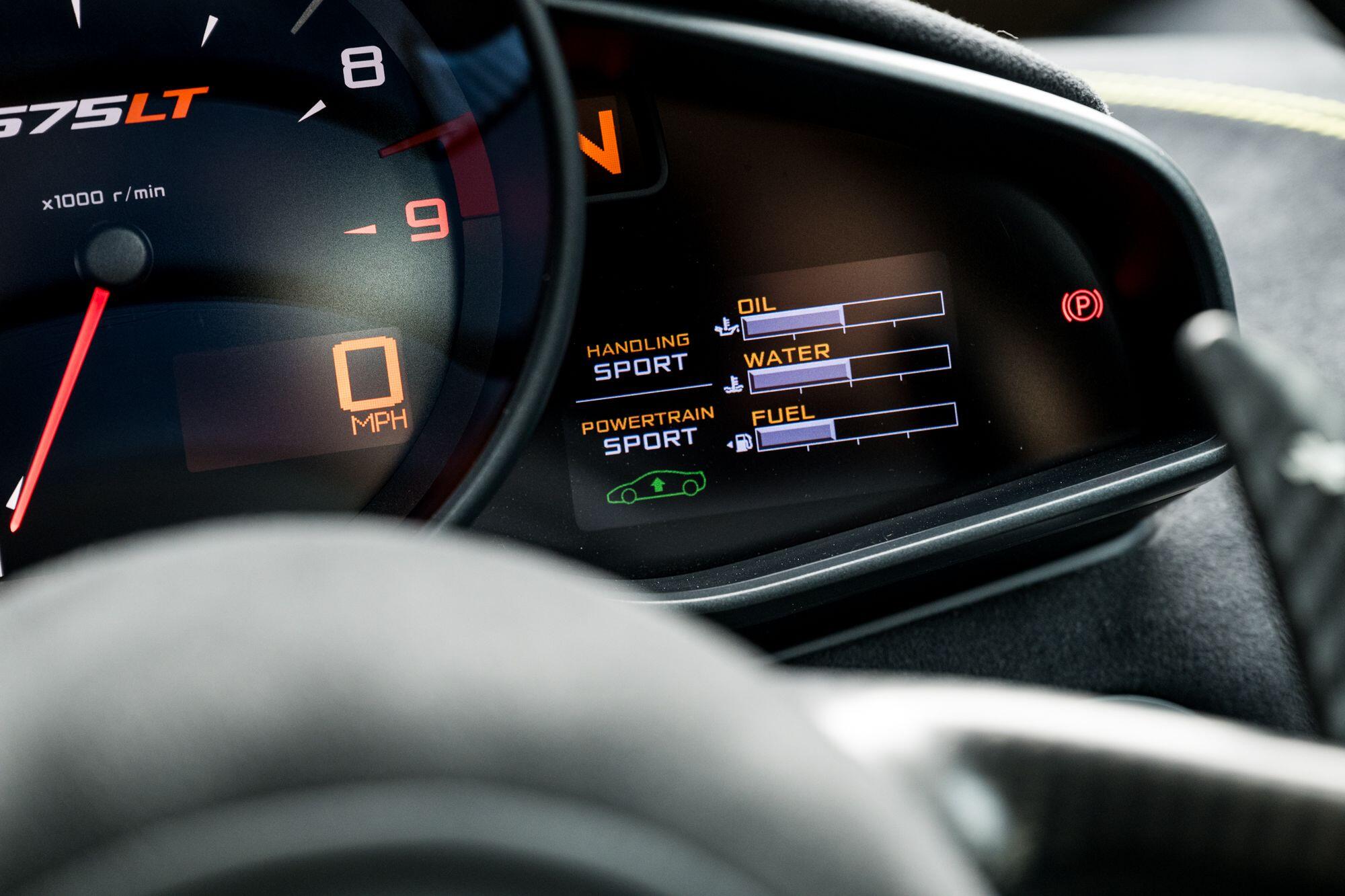 McLaren 675LT view 61