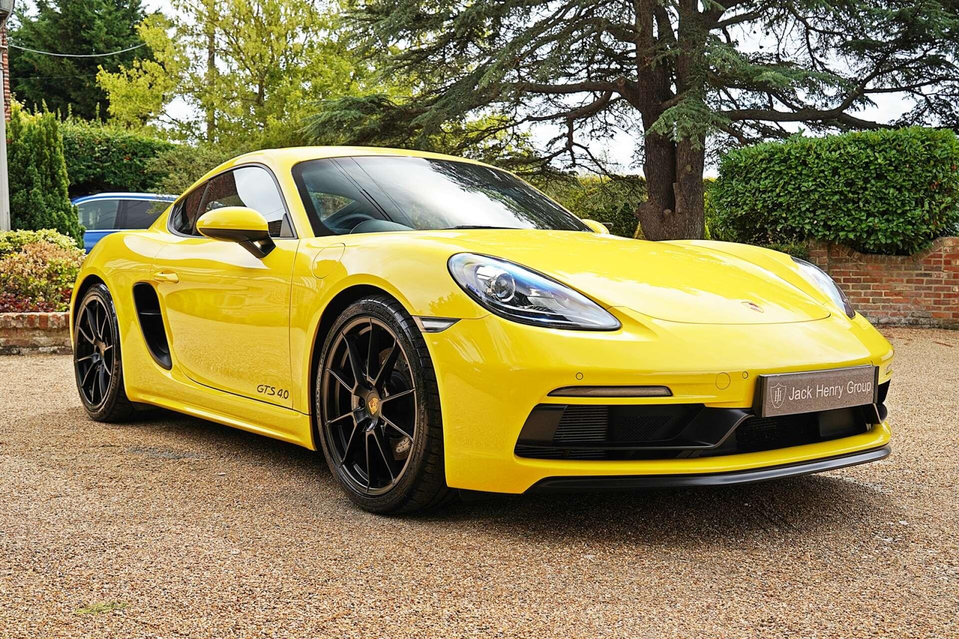 Porsche Cayman view 10