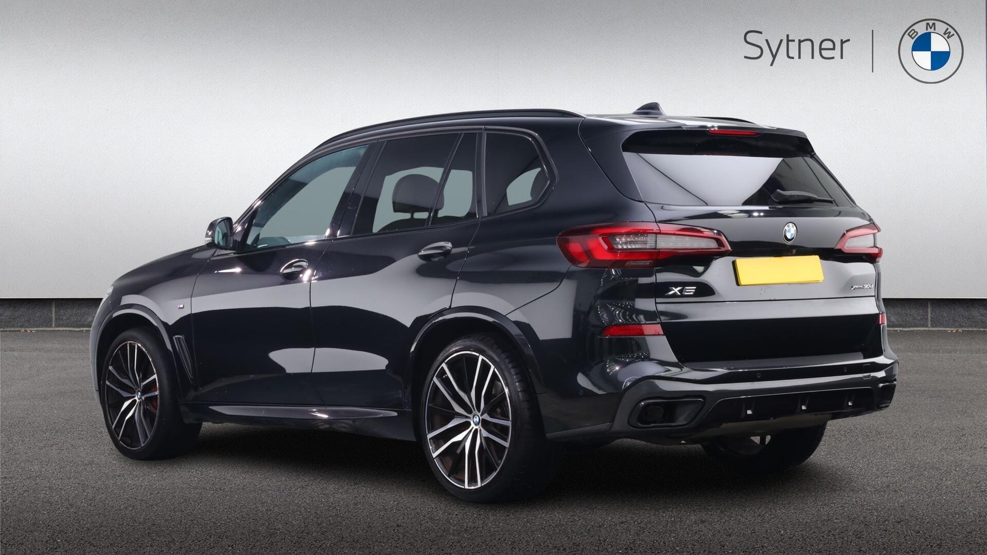 BMW X5 view 2