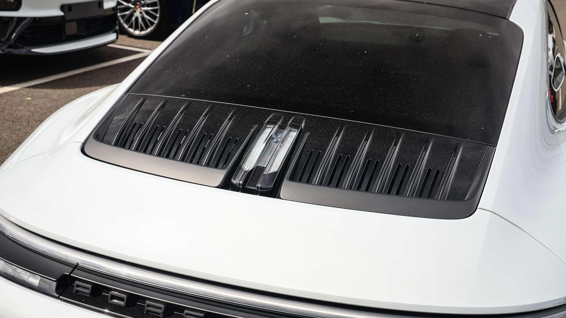 Porsche 911 view 29