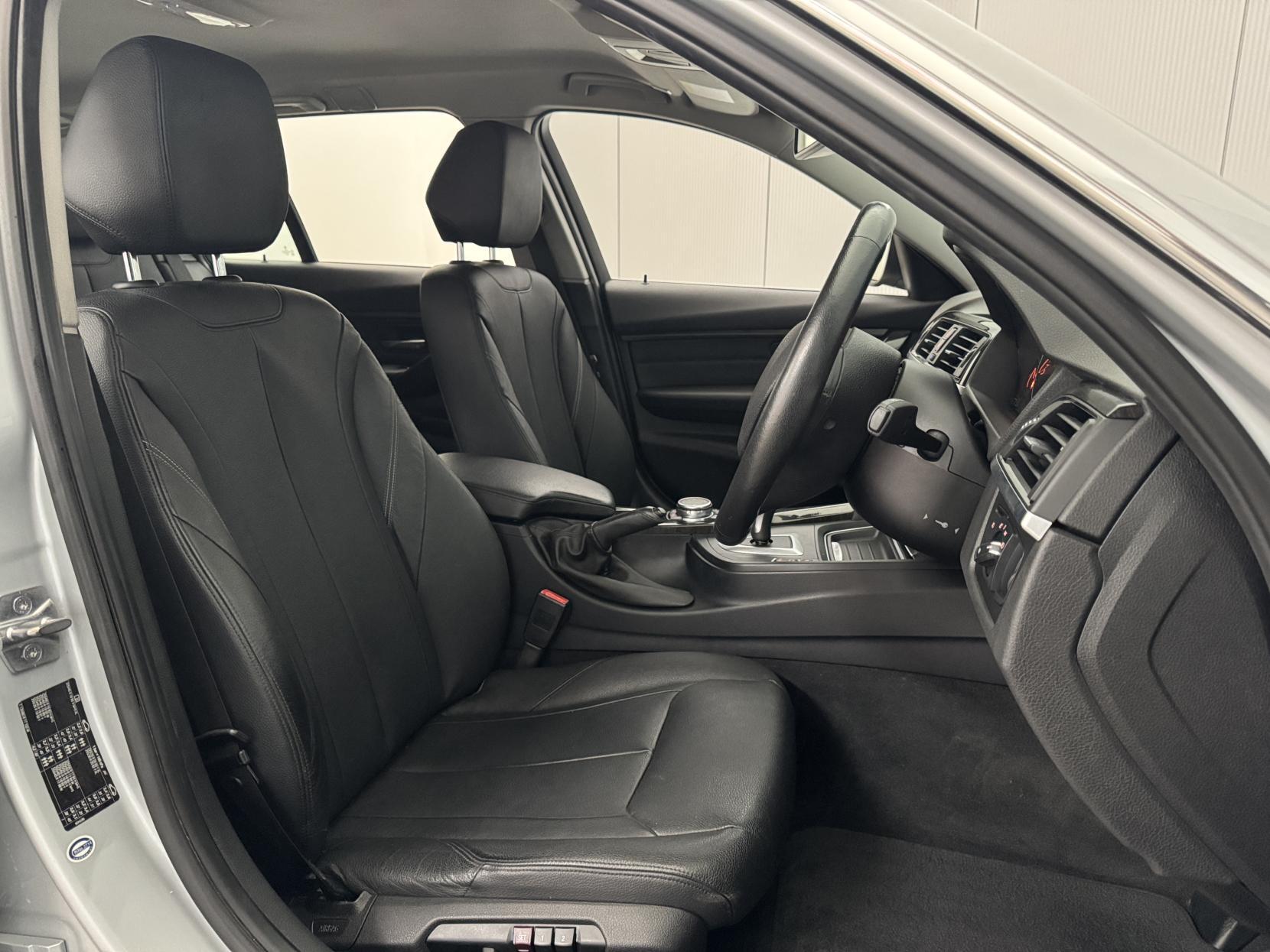 BMW 3 Series view 58