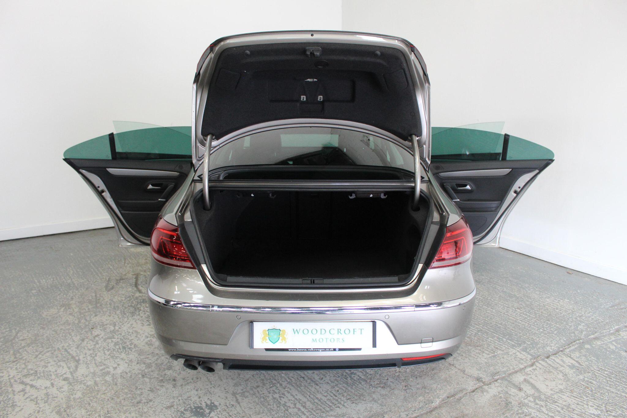 Volkswagen CC view 23