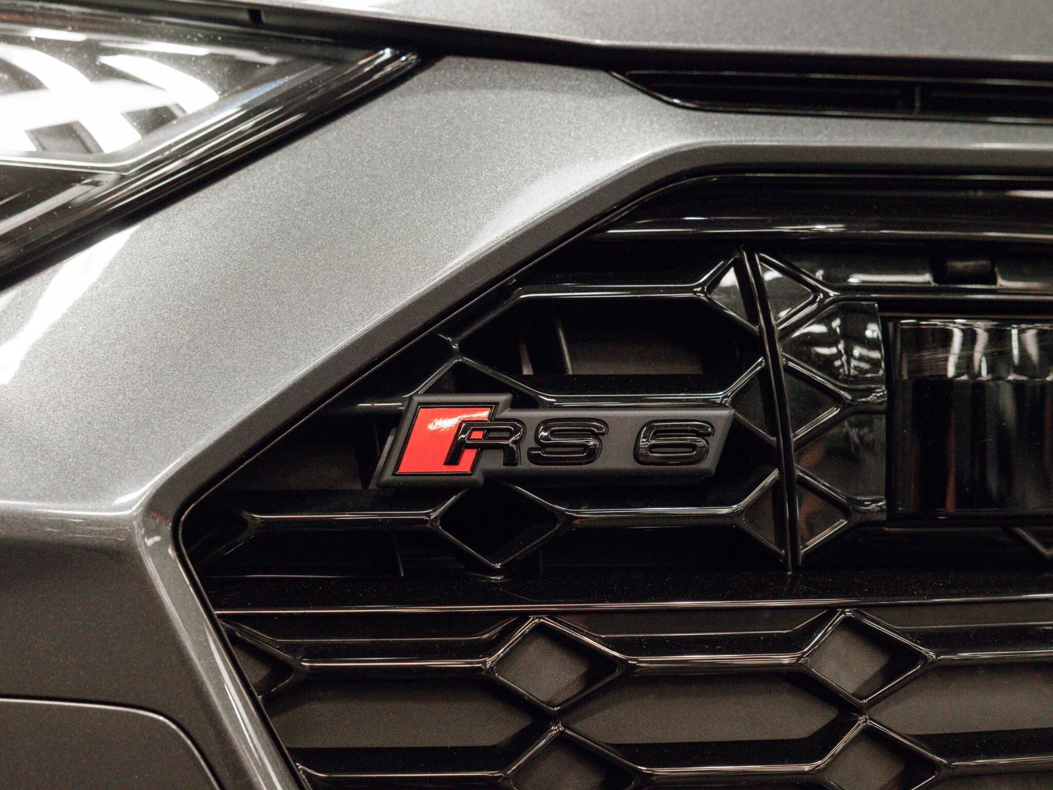 Audi RS6 Avant view 15
